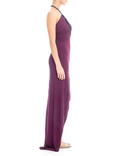 Robe à traîne disco fluide LORIS AZZARO des années 1970 en jersey de viscose noir et violet