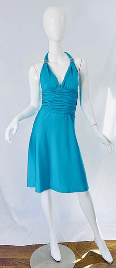Robe vintage bleu turquoise en jersey de soie avec strass Loris Azzaro Couture, 1970
