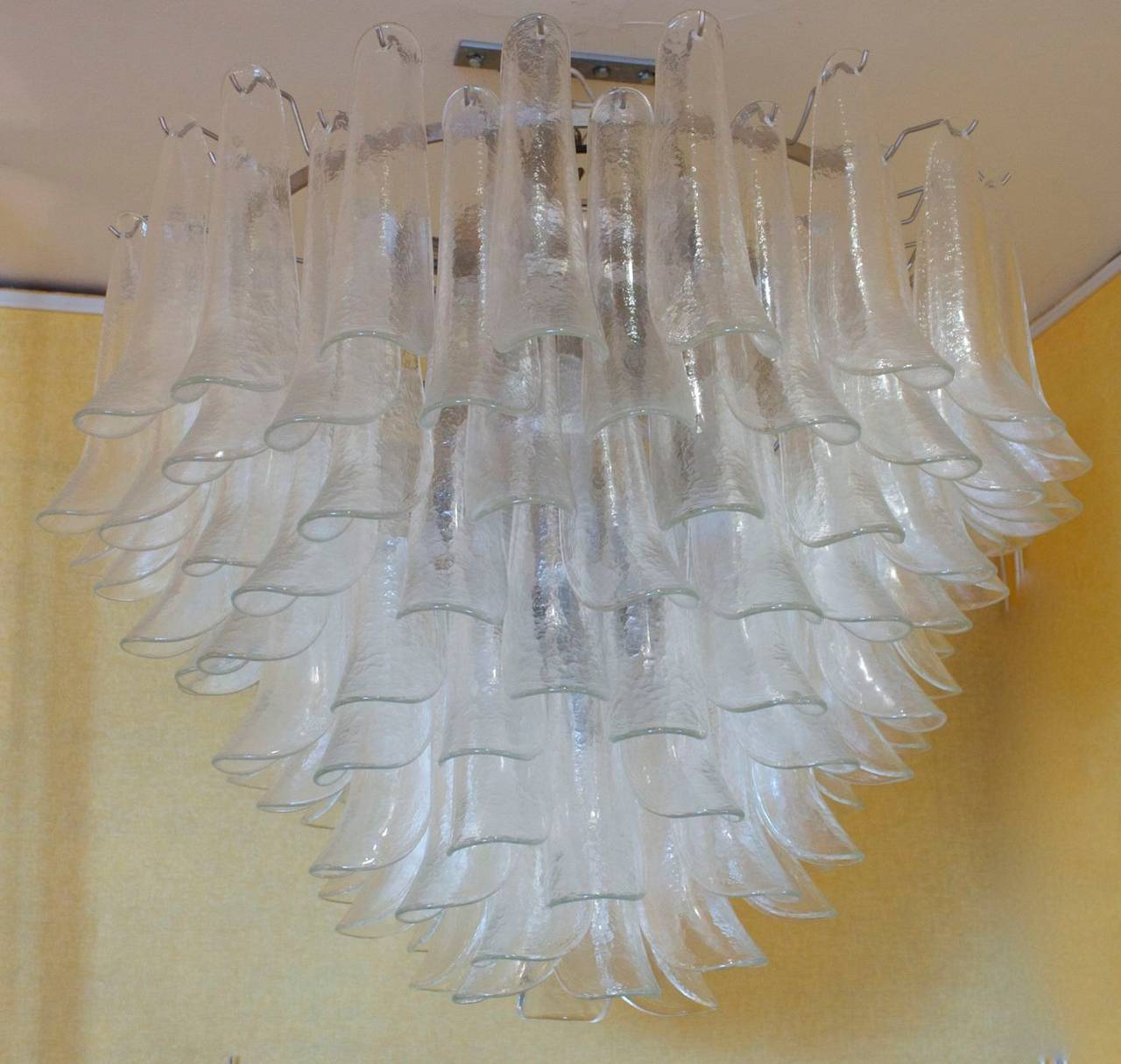 1970s 'Lotus' Chandelier by Murano In Excellent Condition In Saint-Ouen, FR
