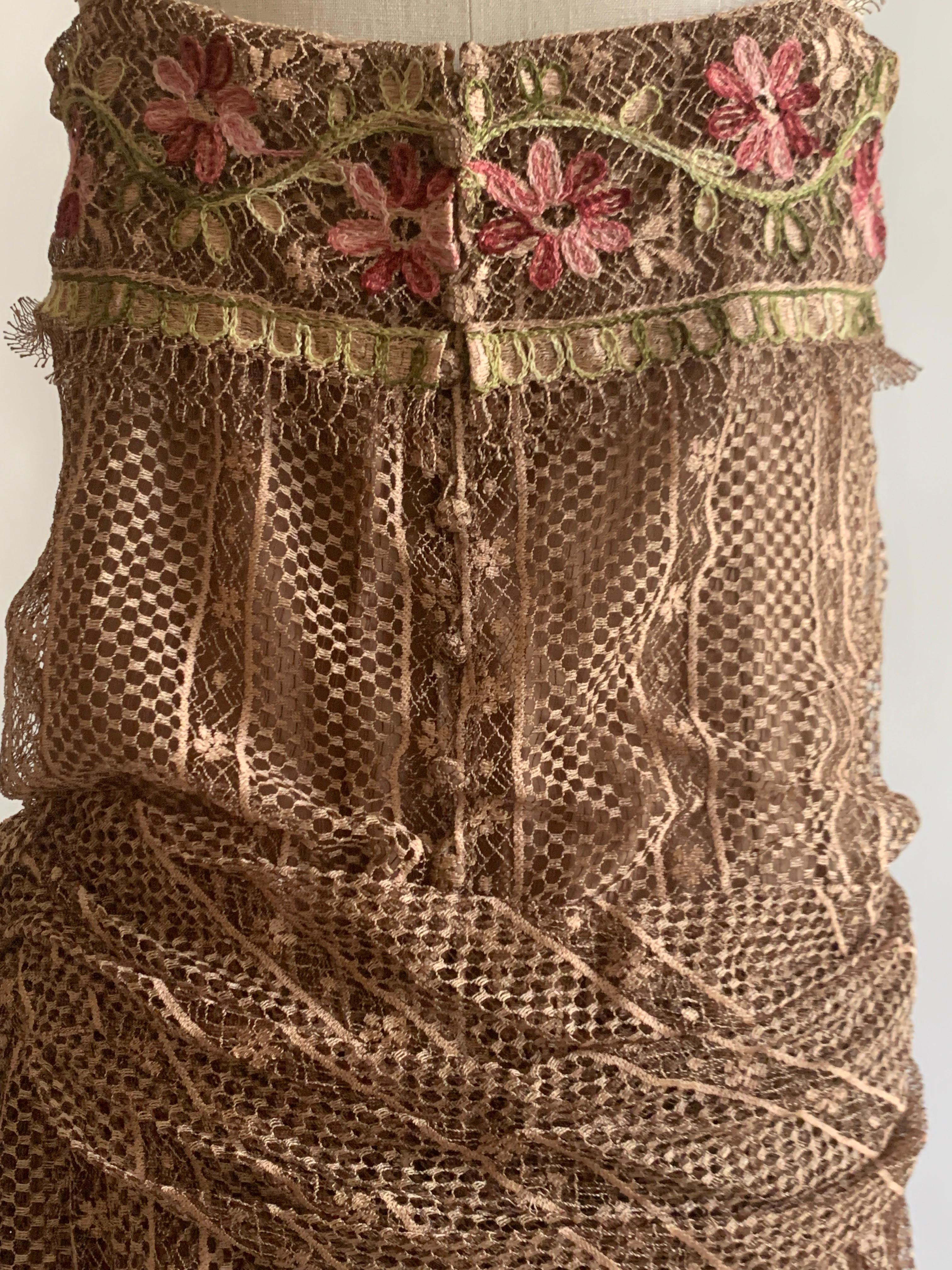 1970er Louis Feraud Couture Braunes Kleid aus bestickter Spitze mit Blumenstickerei im Angebot 4