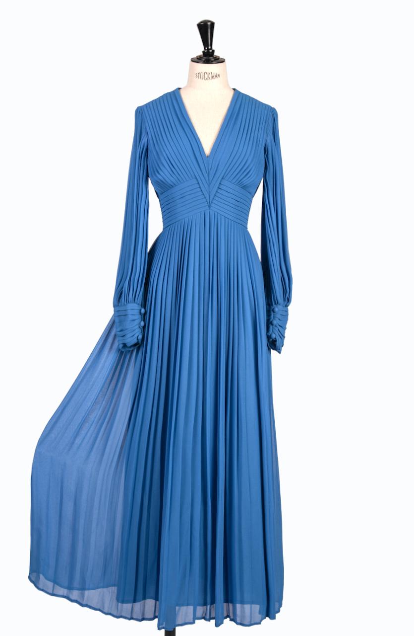 1970s LOUIS FERAUD Paris Cornflower Blue Pleated Chiffon Long Evening Dress In Excellent Condition In Munich, DE
