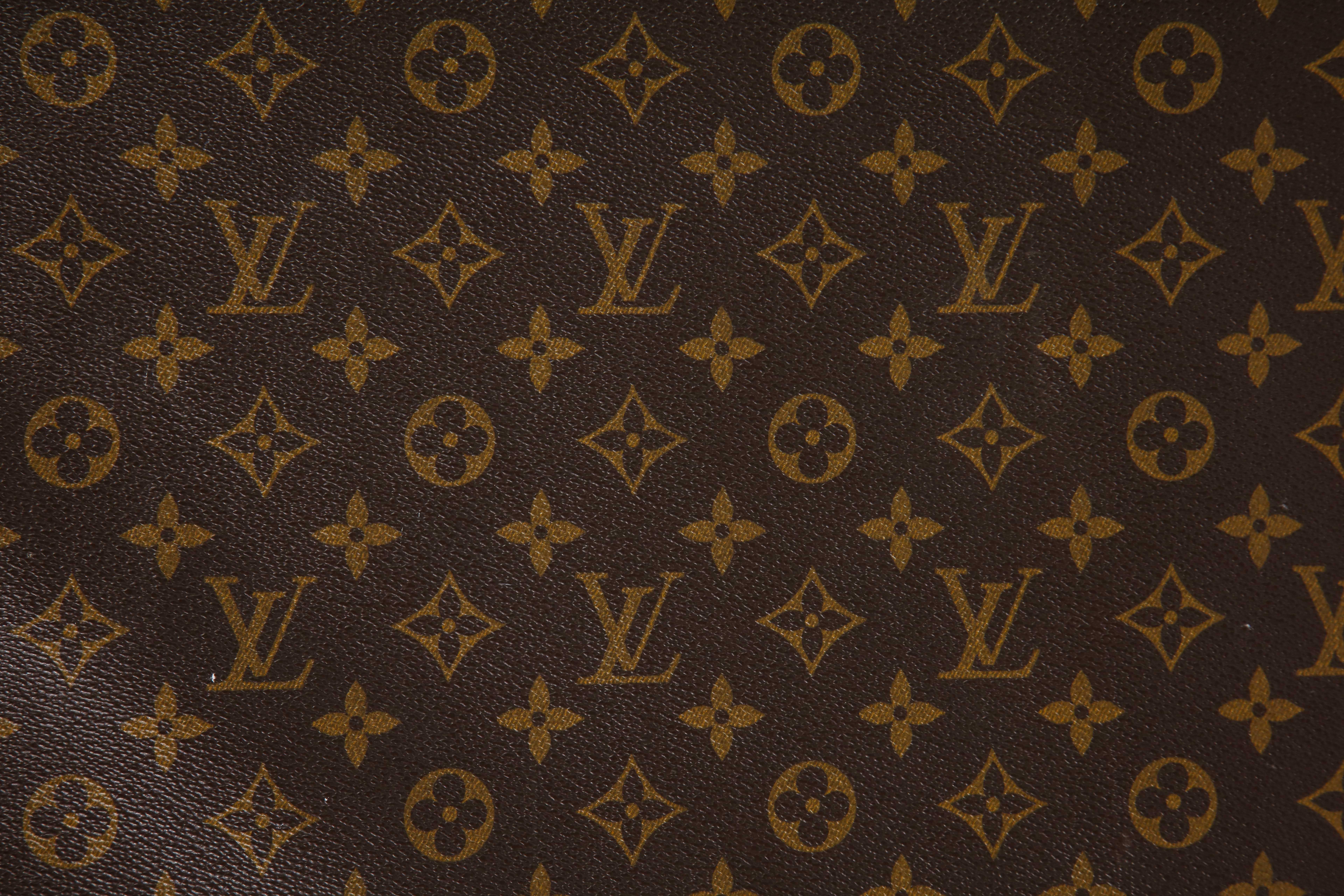 1970s Louis Vuitton Monogram Brown Coated Canvas Garment Bag In Good Condition In Chicago, IL