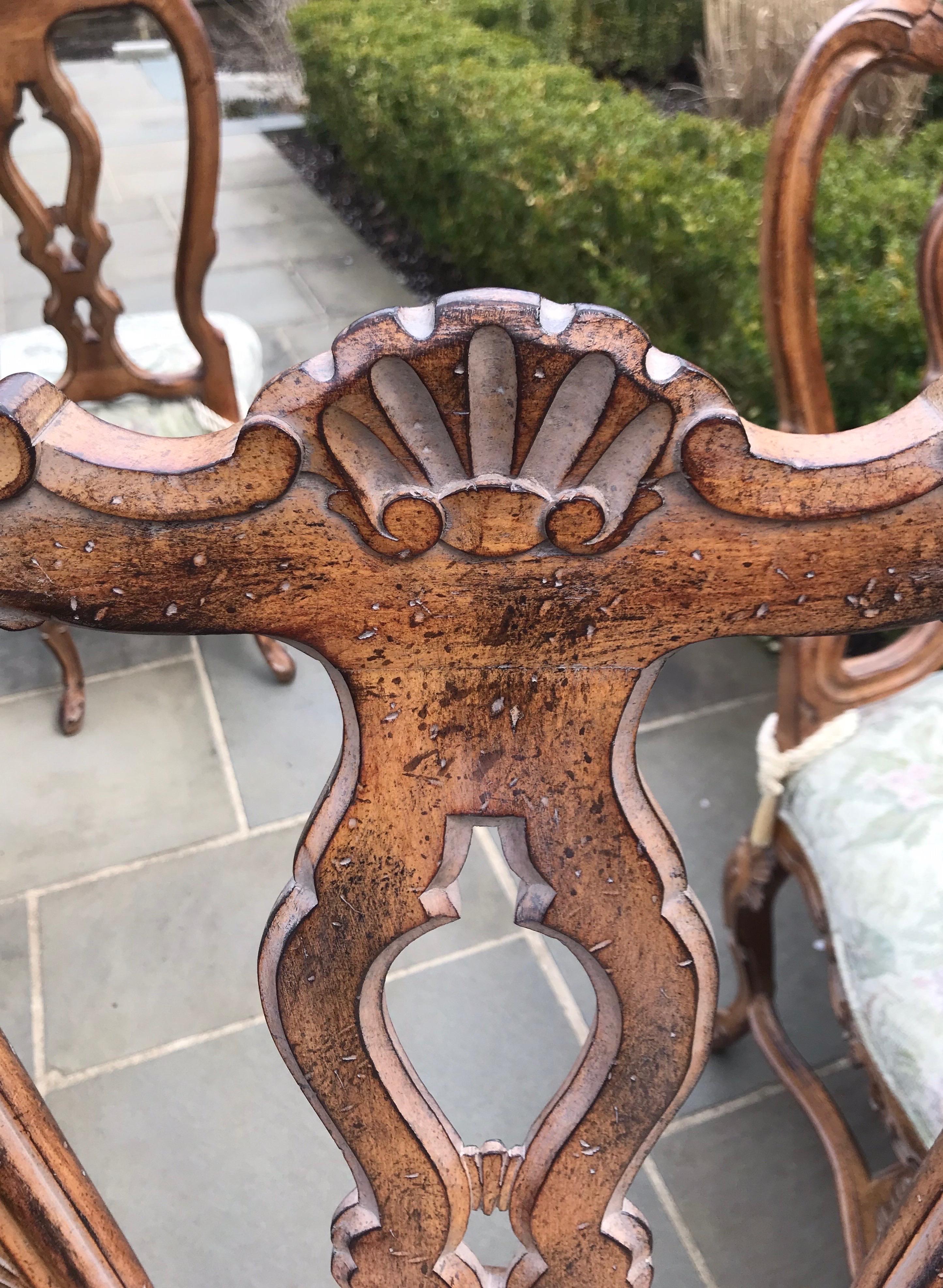 1970s Louis XV Rococo Style Dinning Chairs, Set of 4 In Excellent Condition For Sale In Livingston, NJ