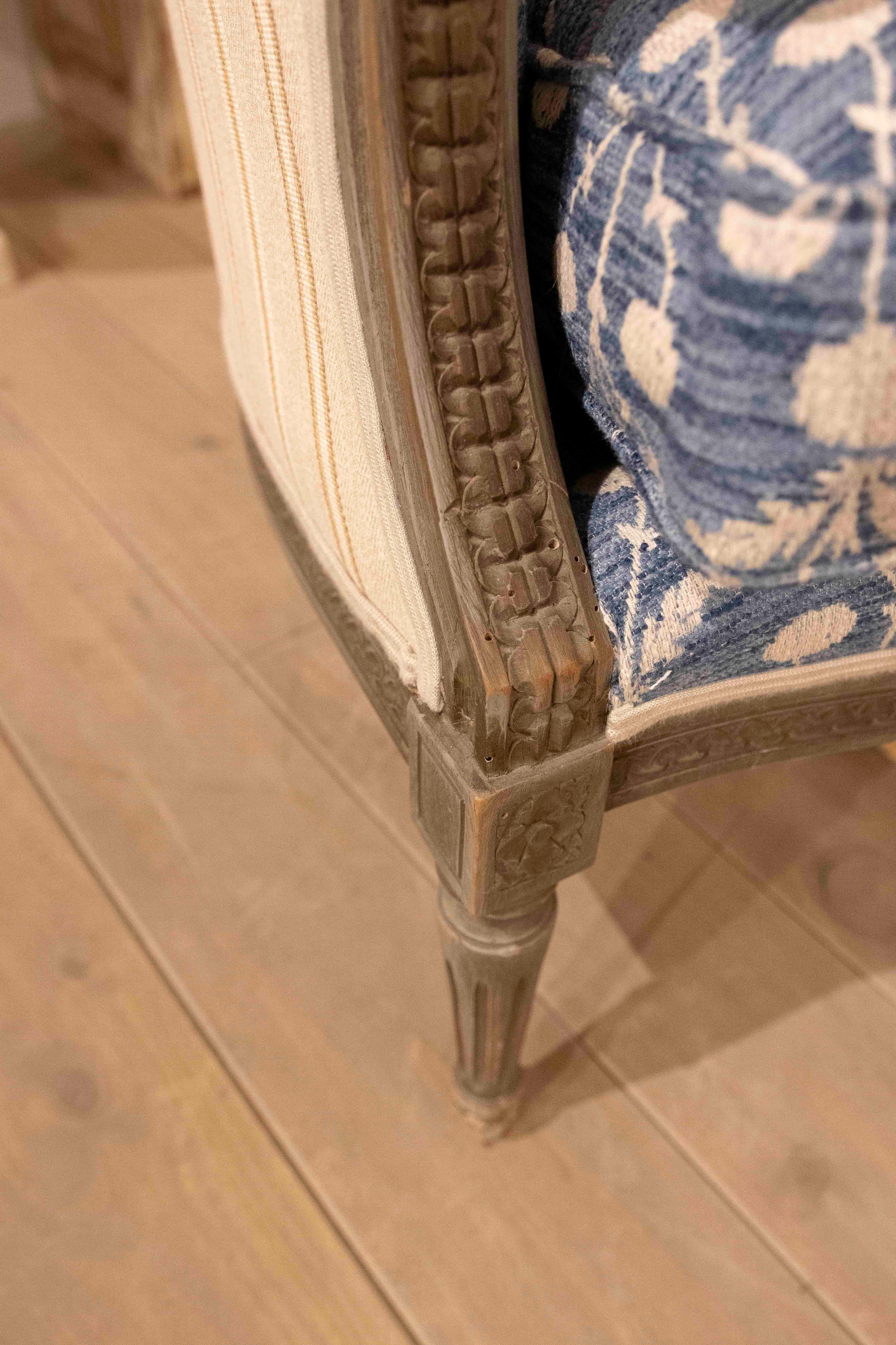 1970s Louis XVI Style Armchair with Indigo Blue Floral Upholstery For Sale 8