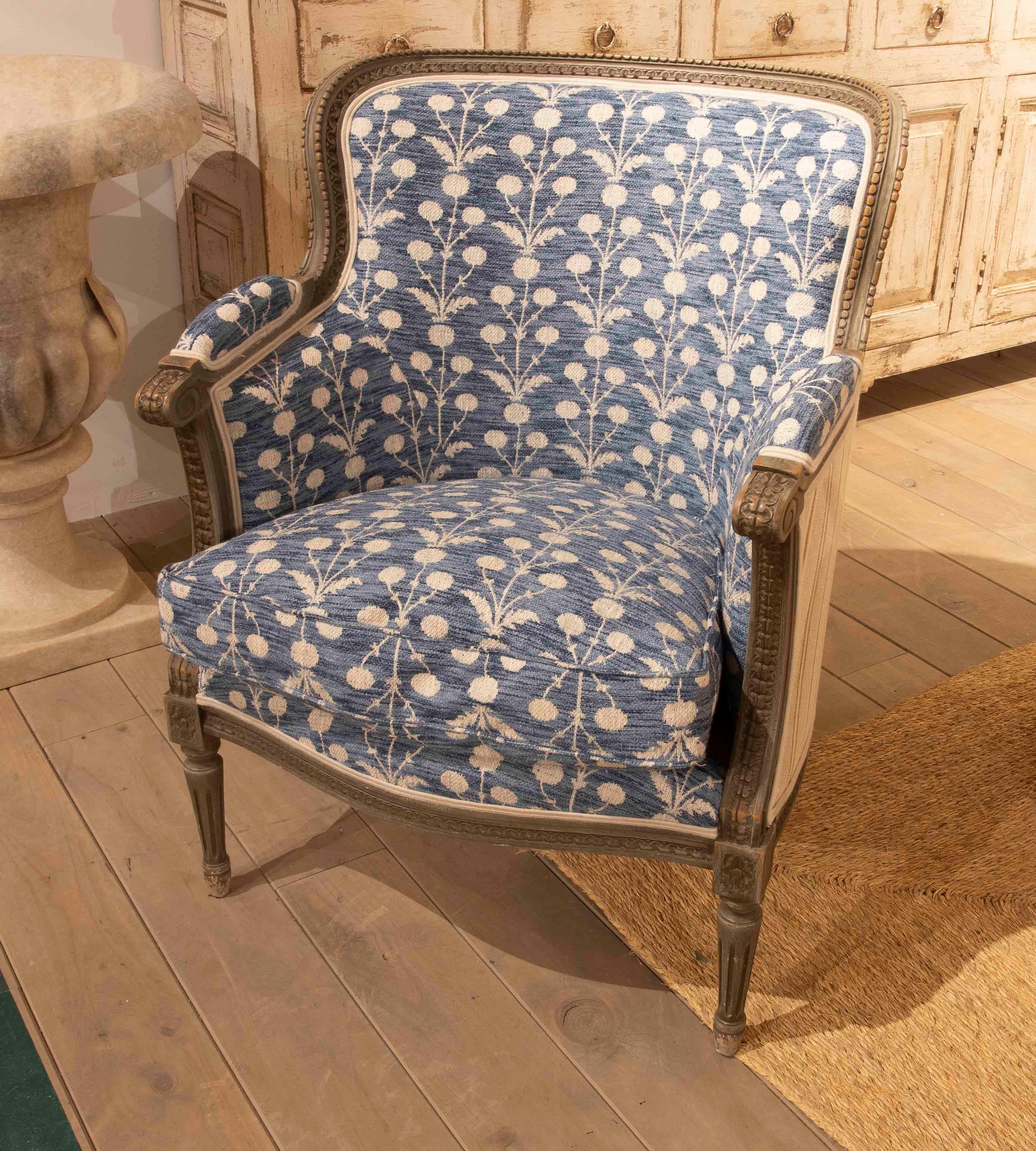 1970s Louis XVI Style Armchair with Indigo Blue Floral Upholstery In Good Condition For Sale In Marbella, ES