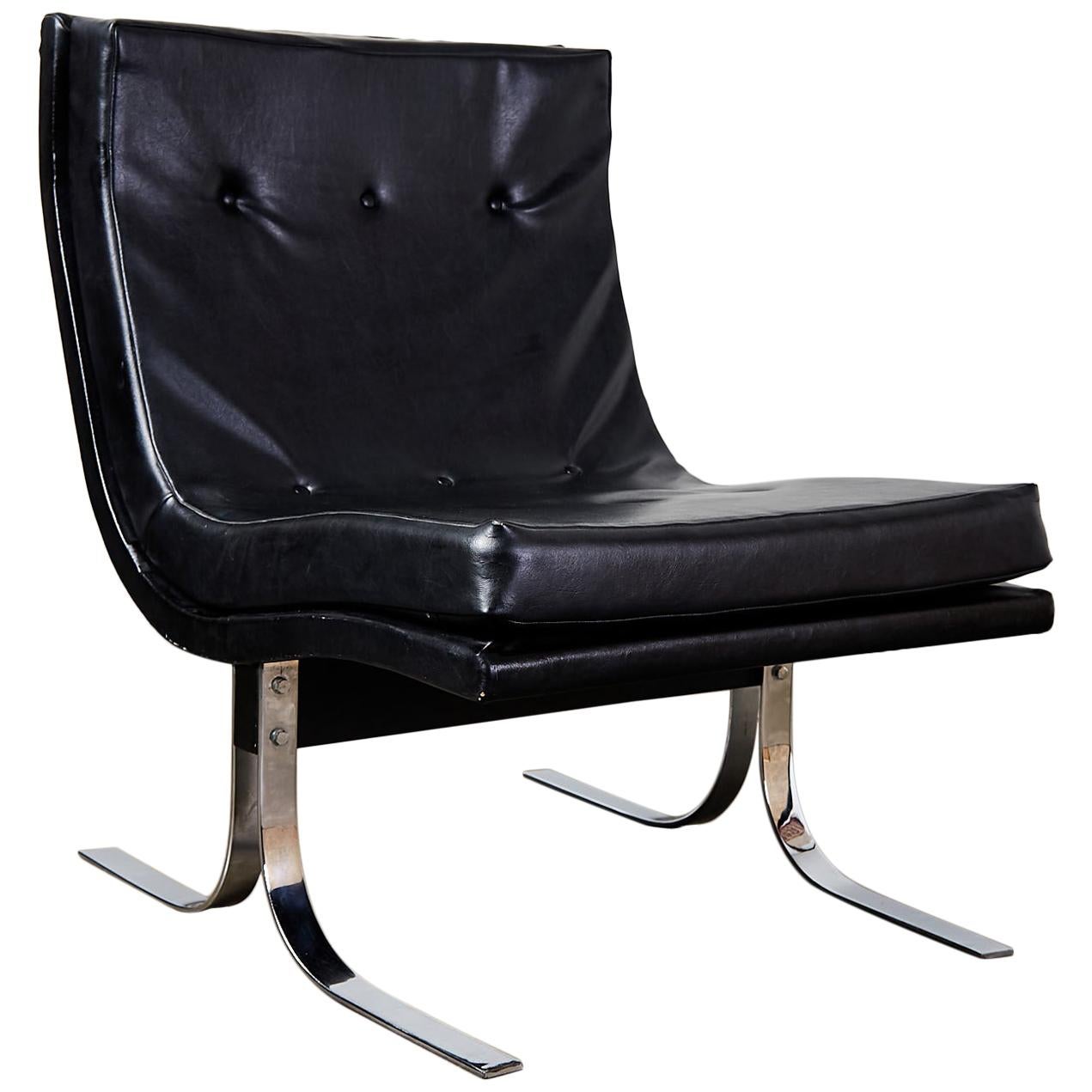 Iconic Lounge Chair Manufactured in Italy in the 1970s at 1stdibs