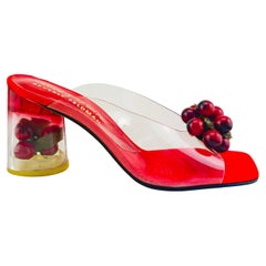 Mules Love & Desire Beverly Feldman Brothers in PVC e acrilico con motivo a ciliegia degli anni '70