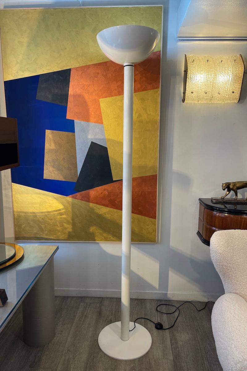 Mid-Century Modern 1970s Luce Floor Lamp in White Enameled Metal For Sale