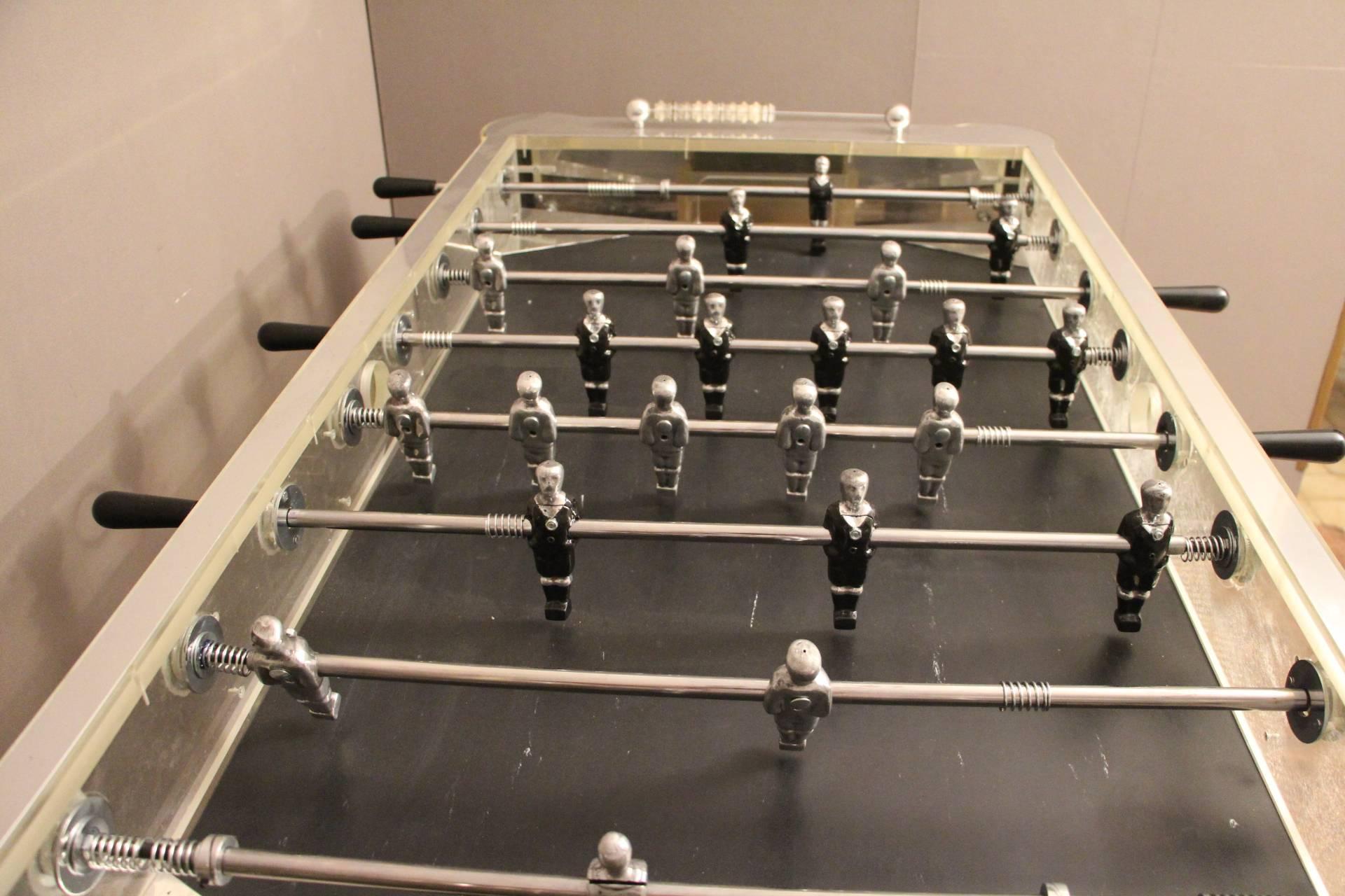 1970s Lucite and Mirror Polished Aluminum Foosball Table In Good Condition In Saint-Ouen, FR