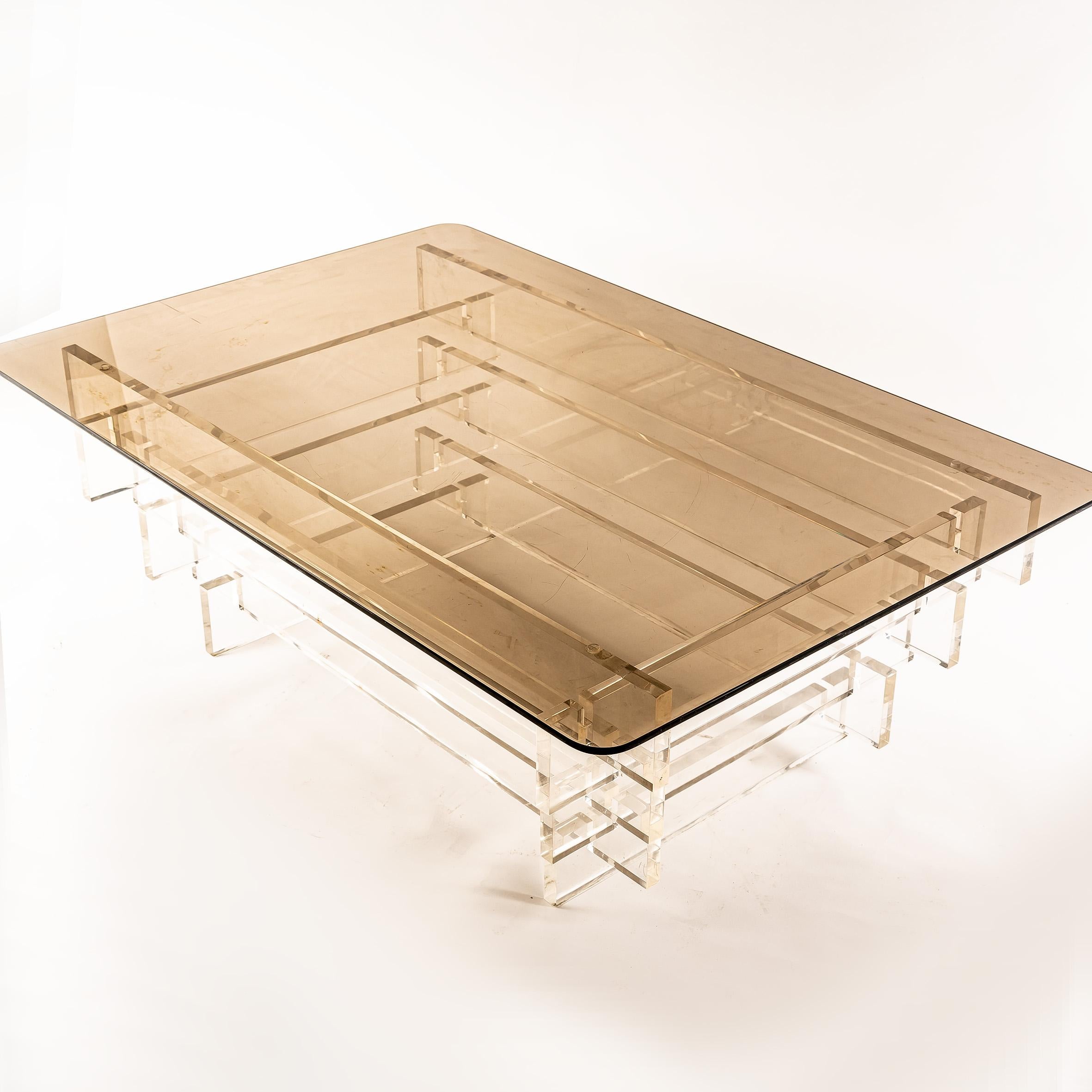 1970s Lucite and Smoked Glass Coffee Table Mid-Century Modern Minimalist Design In Good Condition For Sale In BARCELONA, ES