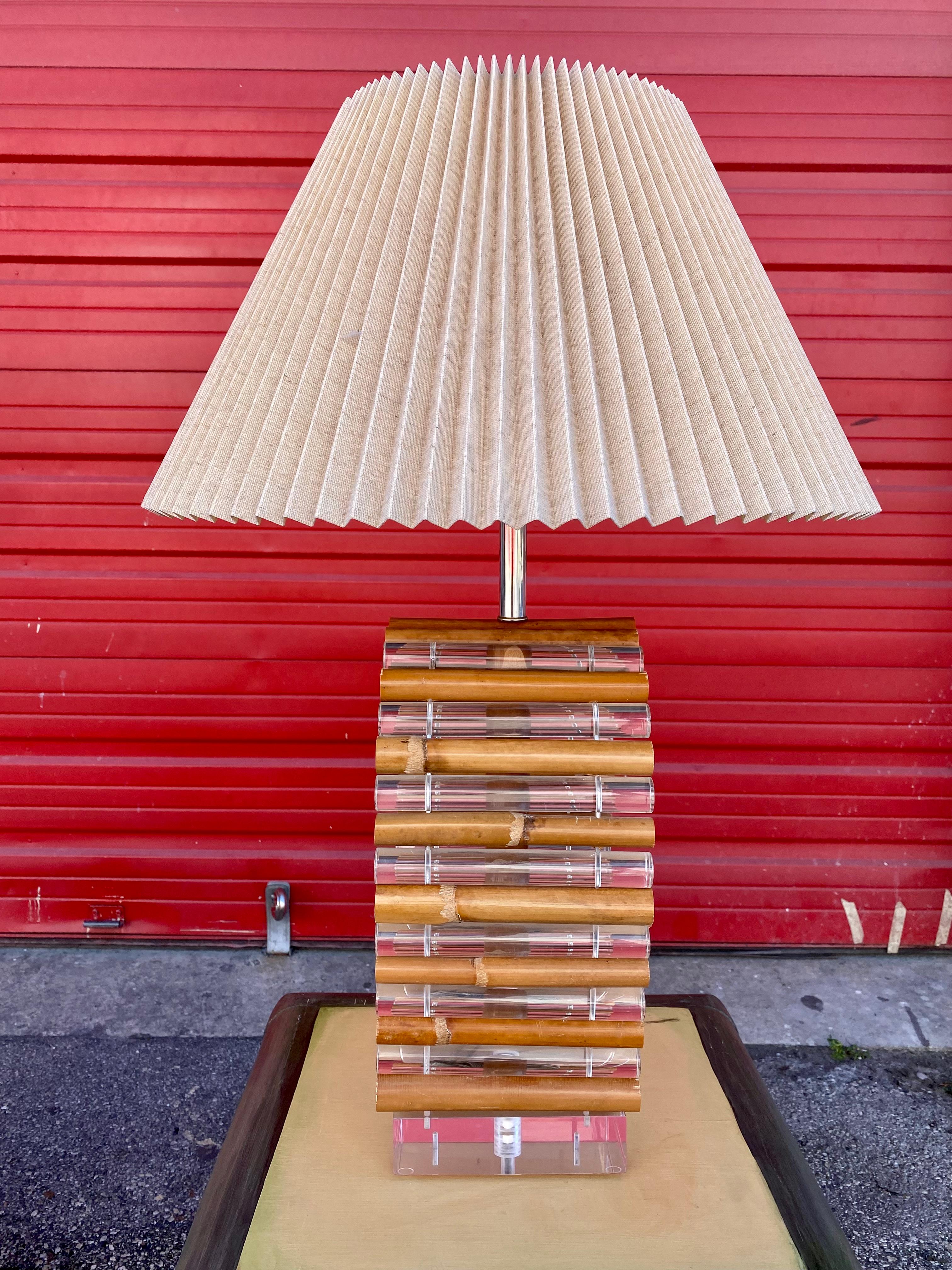 1970s Lucite and Rattan Sculptural Cylinders Lamps For Sale 2
