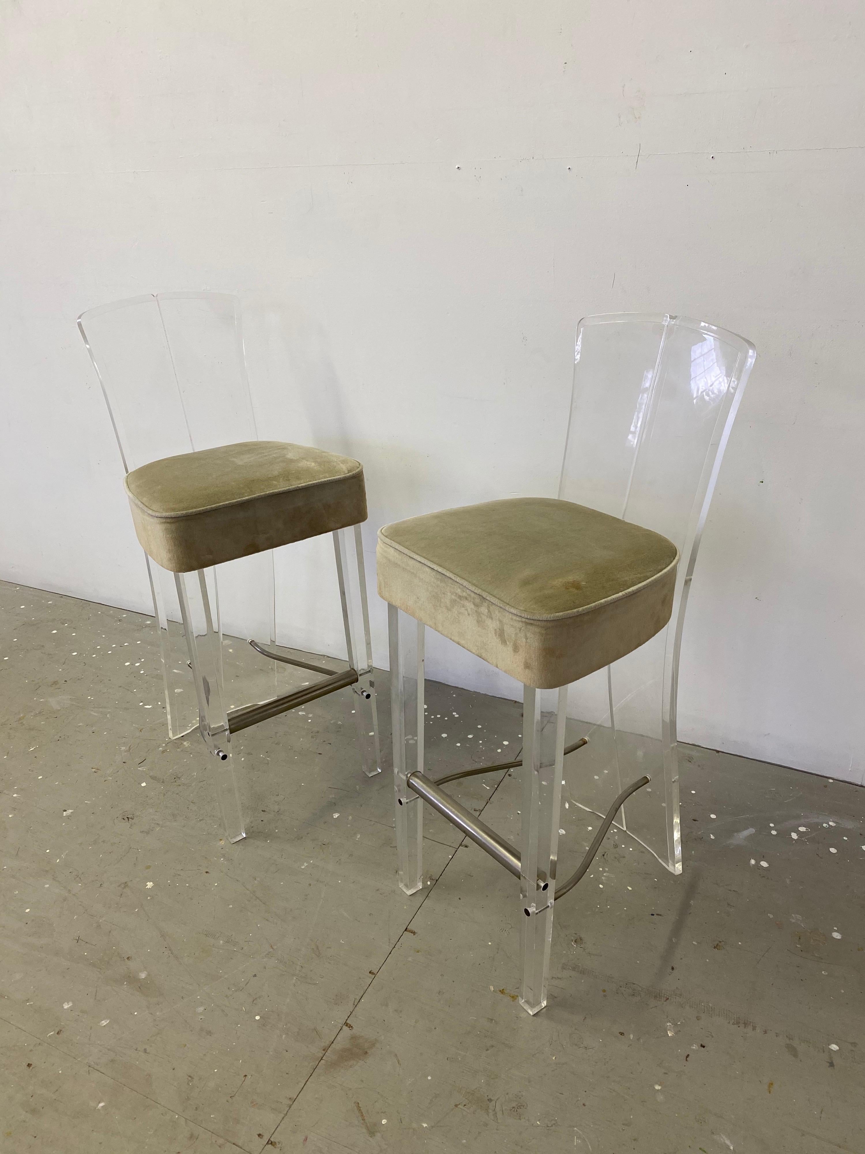 1970s Lucite Bar and 2 Matching Bar Stools 1