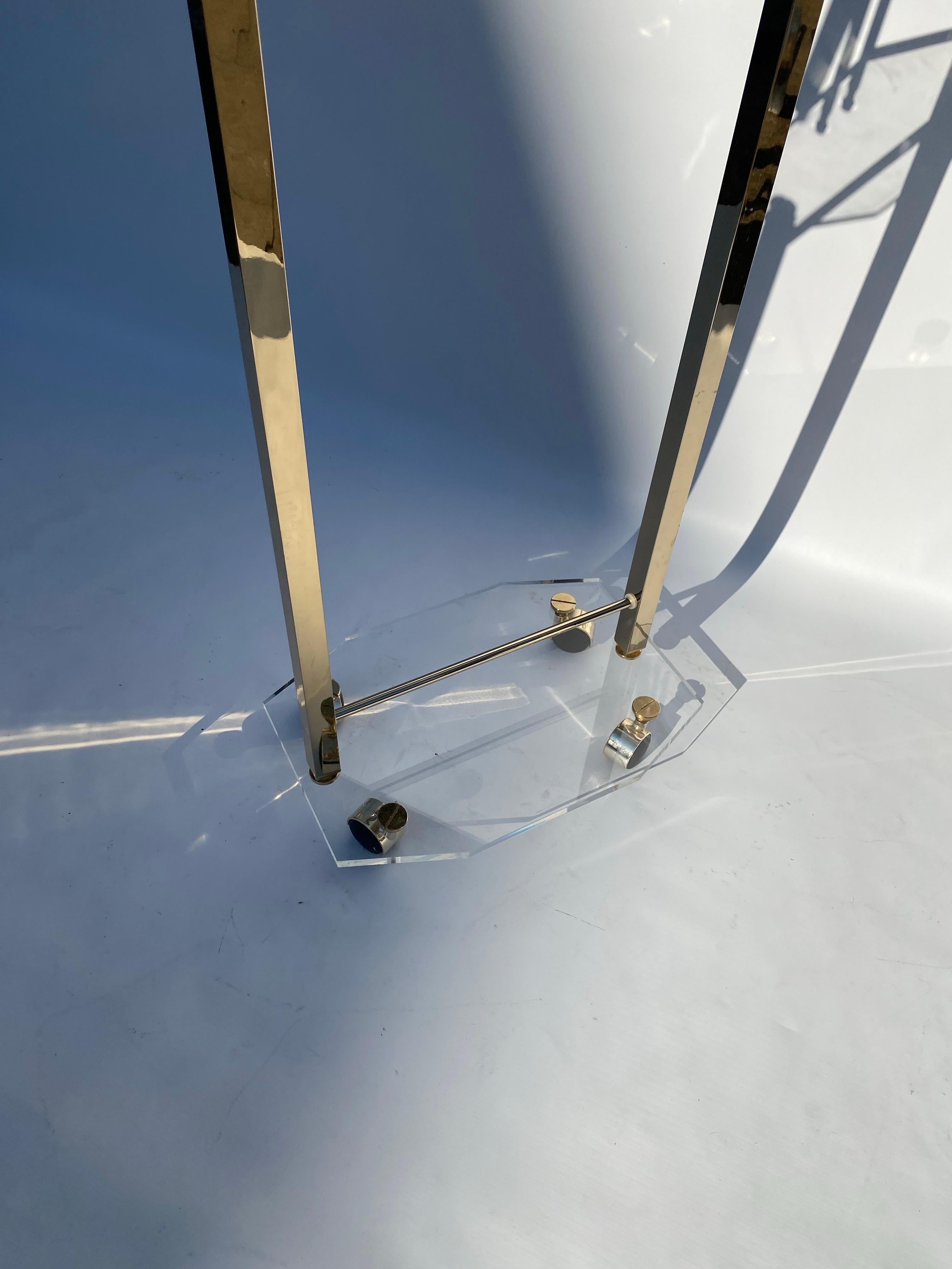 1970er Jahre Lucite Messing Valet Kleiderständer Postmoderne Hollywood Regency Garderobe Bedroo im Angebot 5