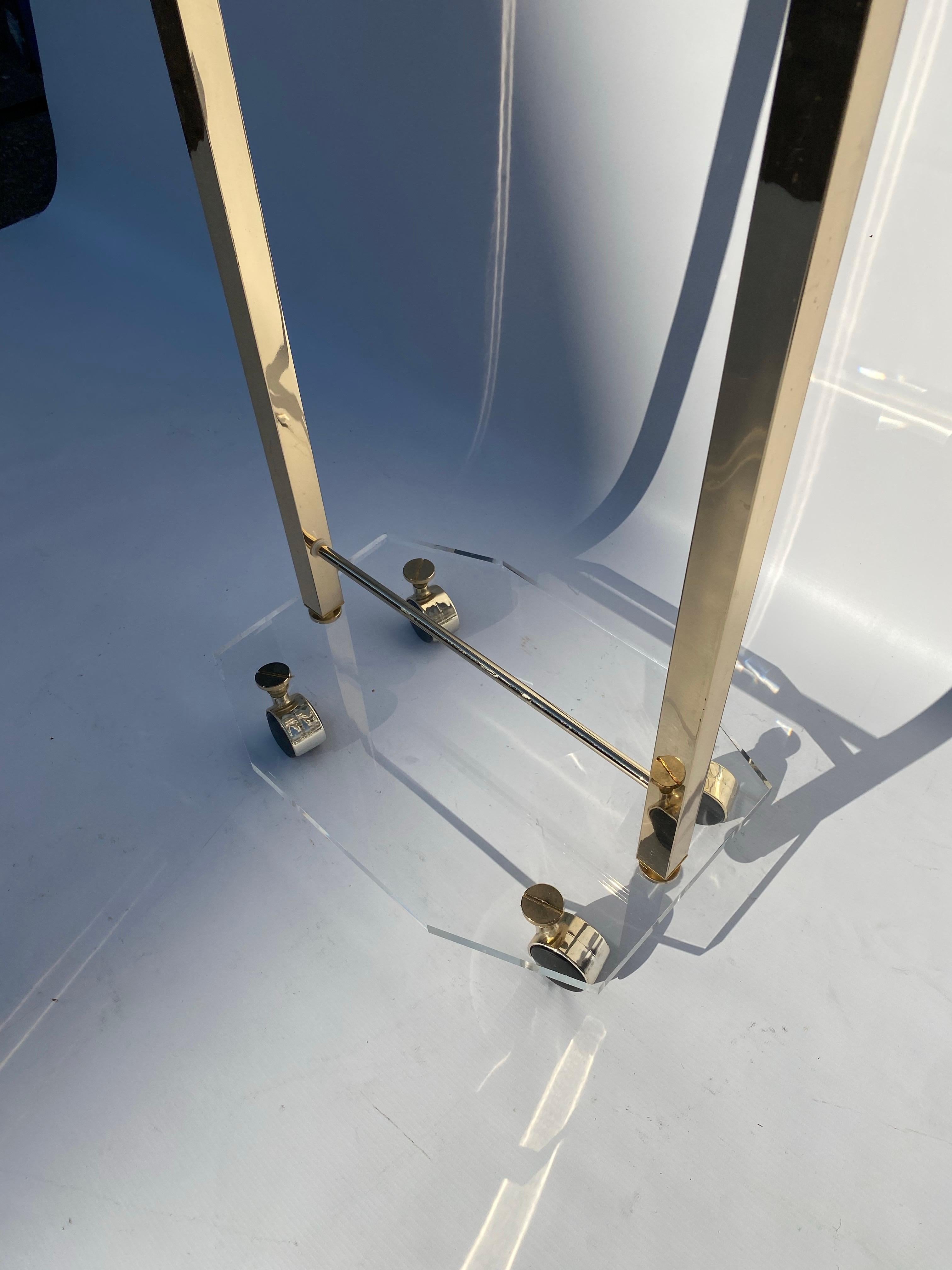 1970er Jahre Lucite Messing Valet Kleiderständer Postmoderne Hollywood Regency Garderobe Bedroo im Angebot 6