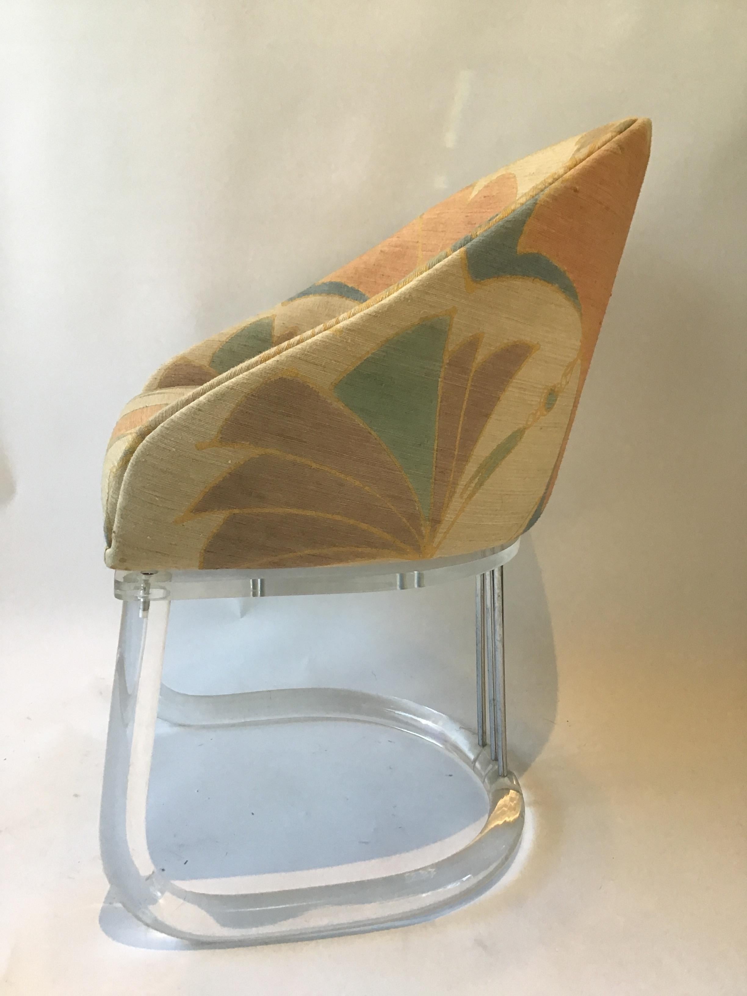 1970s Lucite Swivel Chair In Good Condition In Tarrytown, NY