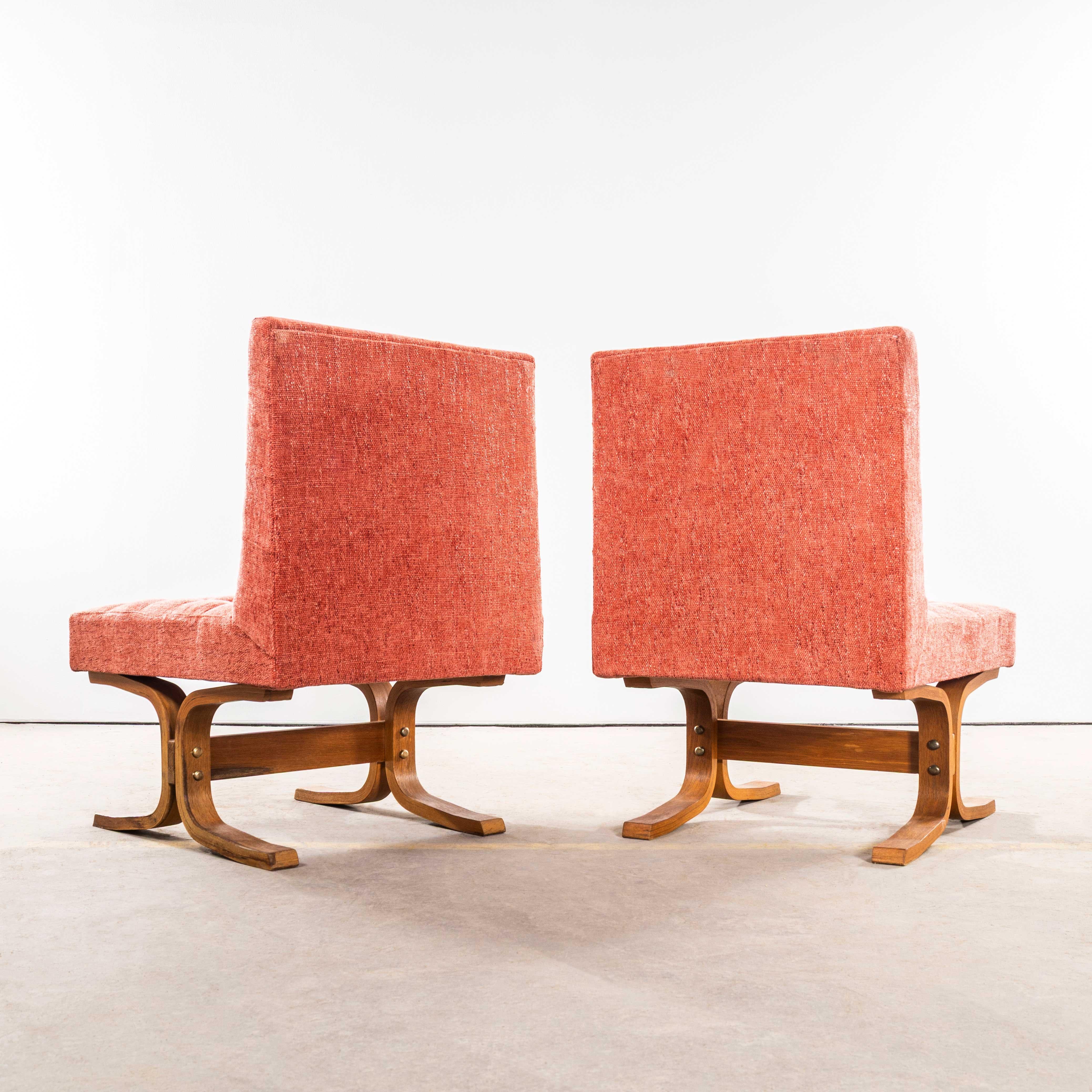 1970's Ludvik Volak Koralle Slubbed Weave Wieder gepolstert Bratislava Beistellstühle im Angebot 1