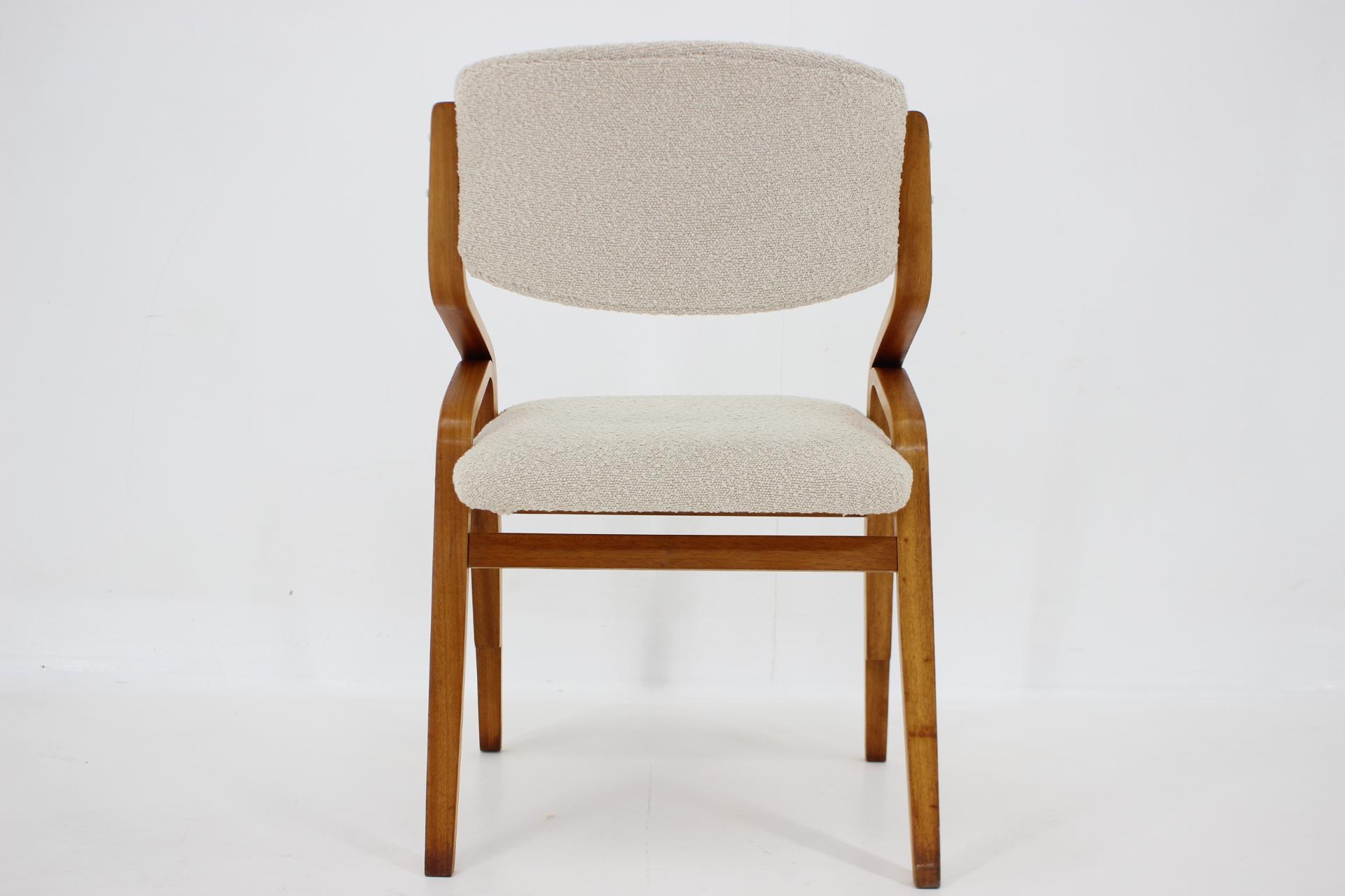 Late 20th Century 1970s Ludvík Volák Four Bentwood Dining Chairs in Boucle Fabric, Czechoslovakia For Sale