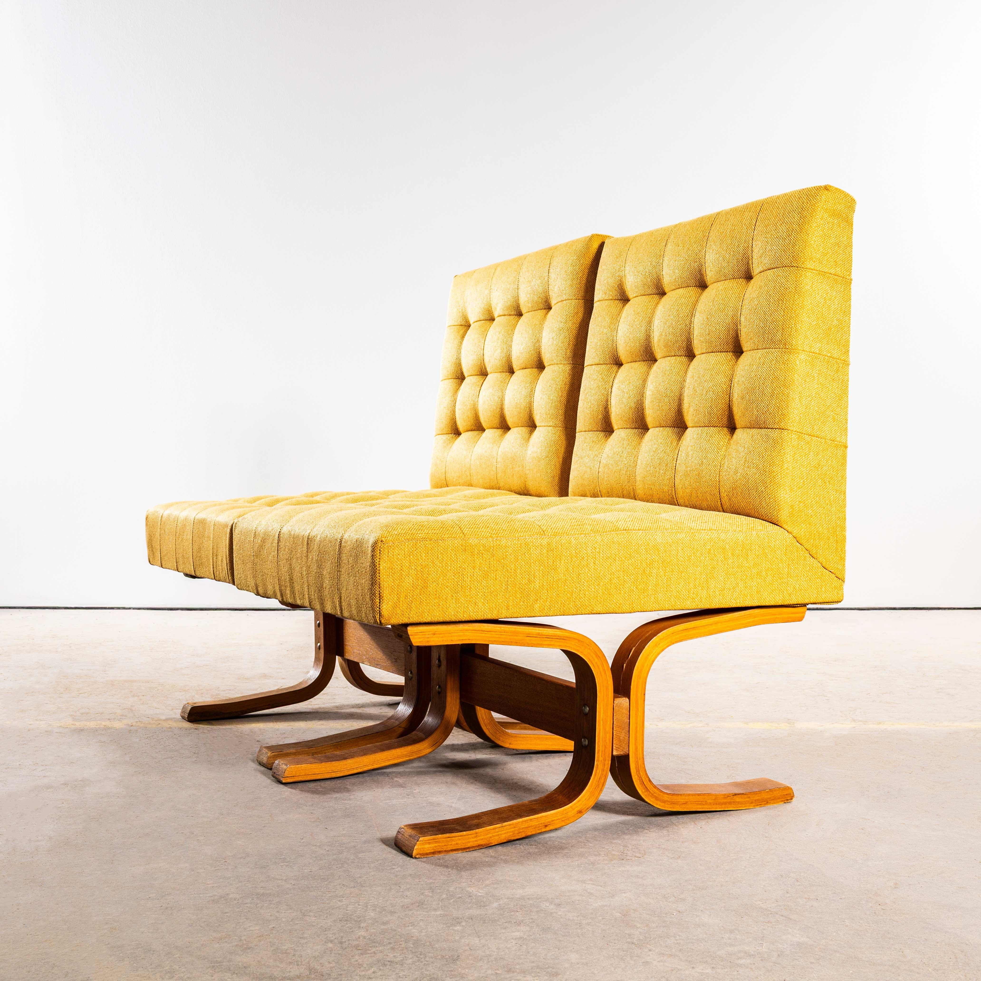 Chaises d'appoint Bratislava en tournesol rembourrées Ludvik Volak, 1970 en vente 3
