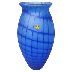 Vaso artigianale blu di lusso degli anni '70 in vetro di Murano. di Ca dei Vetrai