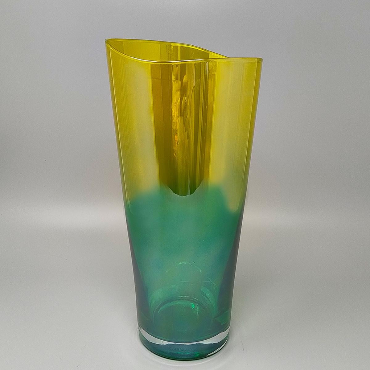1970s Luxury Green and Yellow Handcrafted Vase in Murano Glass by Ca dei Vetrai. In Excellent Condition For Sale In Milano, IT