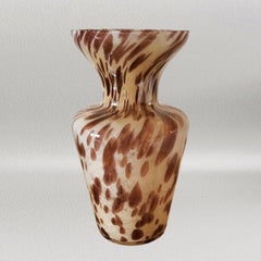 Vaso artigianale di lusso degli anni '70 in vetro di Murano del Maestro del Vetro. Made in Italy