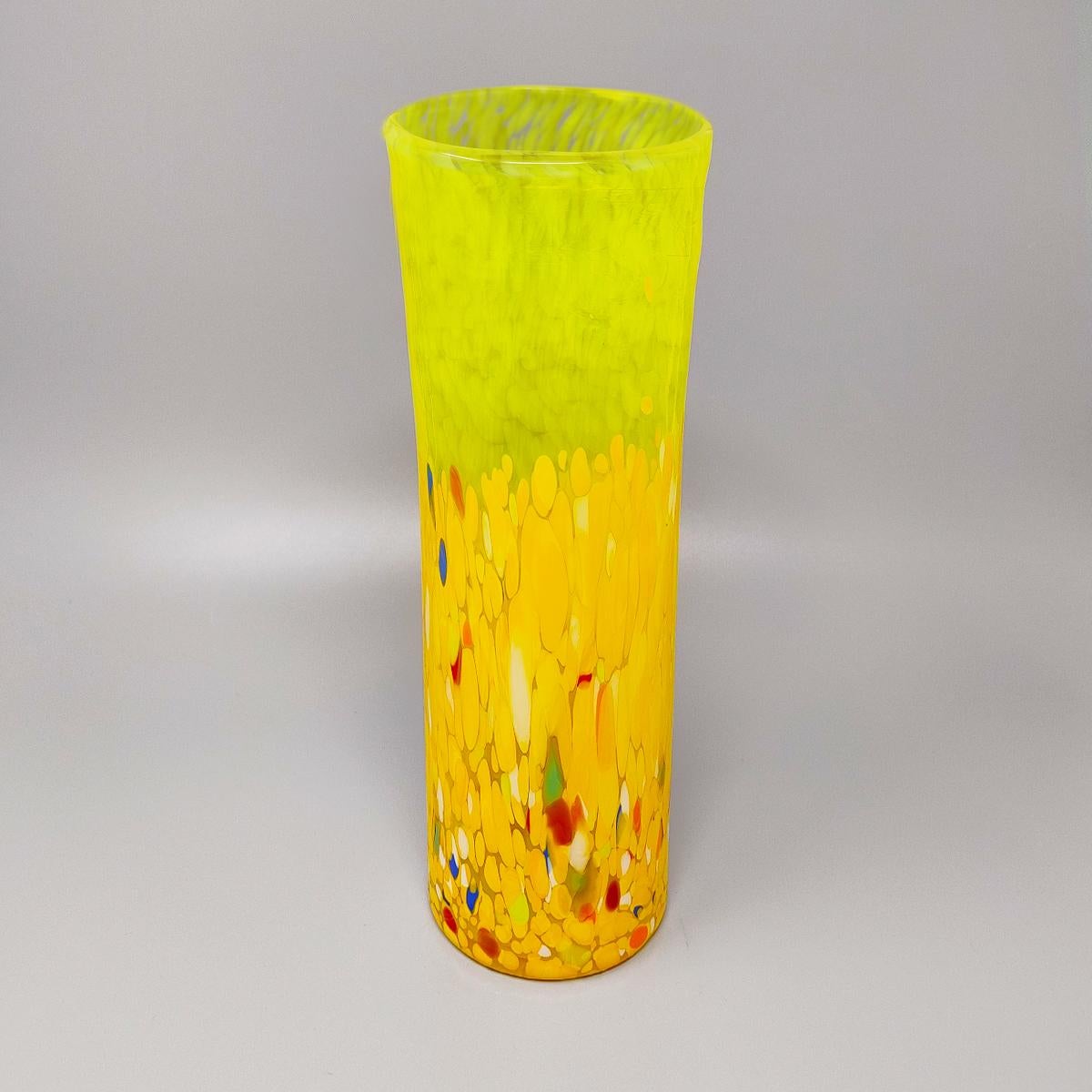 italien Vase de luxe jaune fabriqué à la main en verre de Murano par Maestro del Vetro, années 1970 en vente