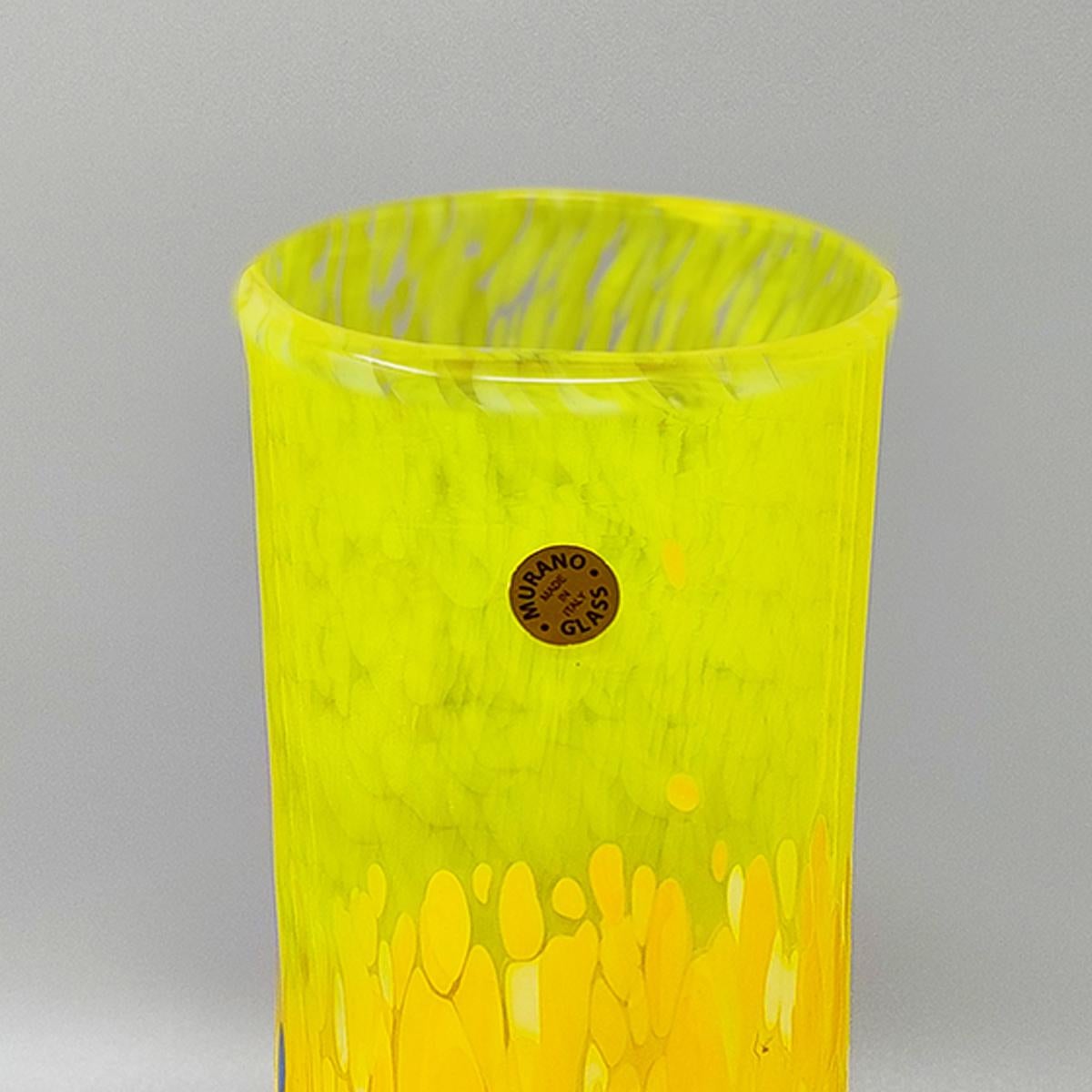 Vase de luxe jaune fabriqué à la main en verre de Murano par Maestro del Vetro, années 1970 Excellent état - En vente à Milano, IT