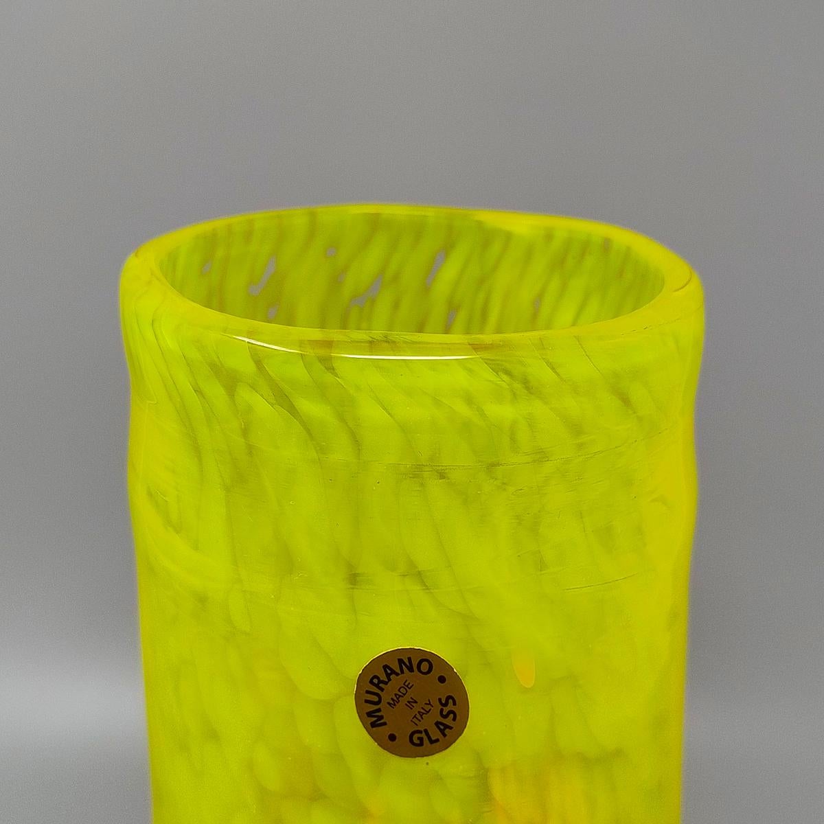 Verre de Murano Vase de luxe jaune fabriqué à la main en verre de Murano par Maestro del Vetro, années 1970 en vente