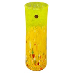Vintage 1970s Luxury Yellow Handrafted Vase in Murano Glass by Maestro del Vetro.
