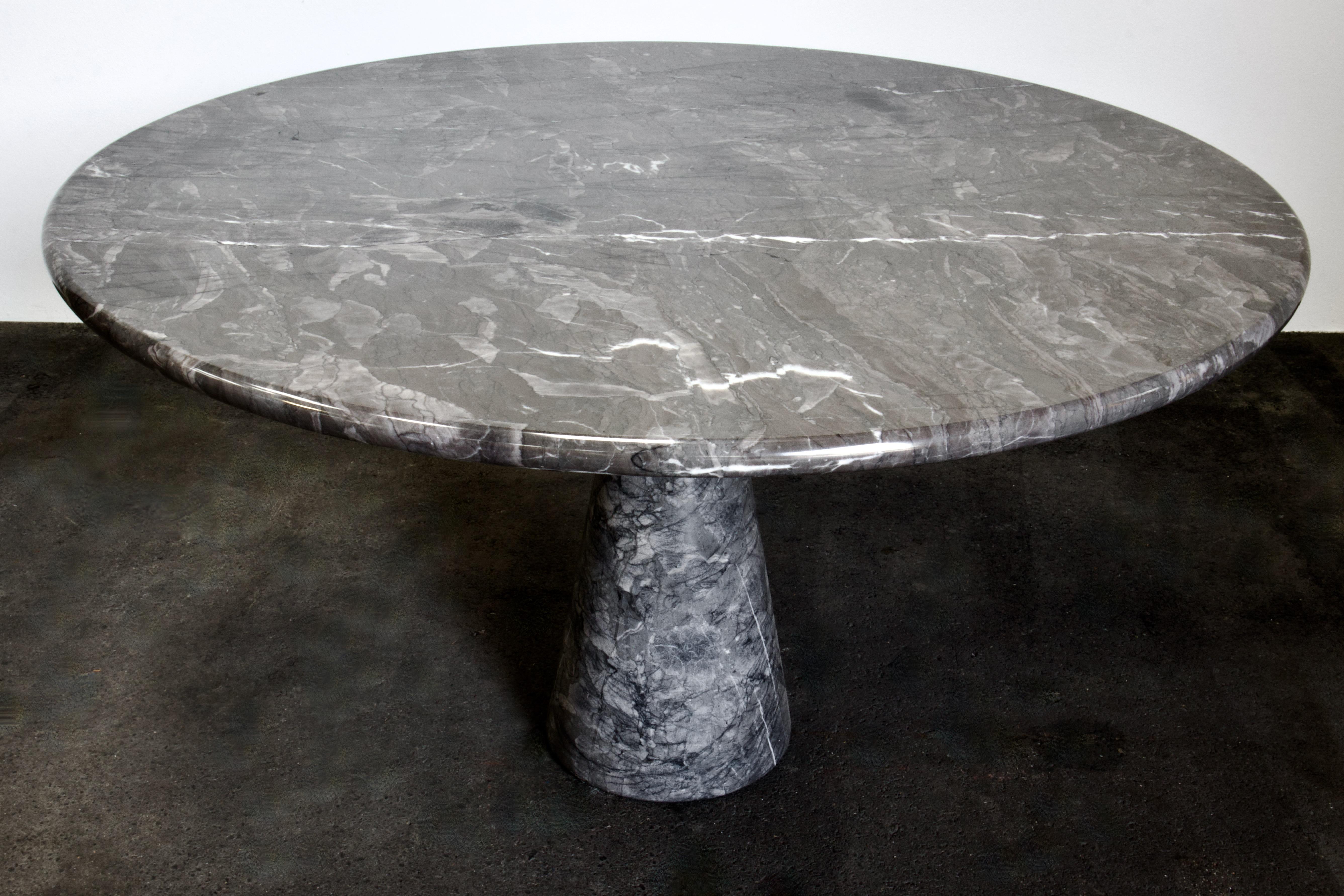 Italian 1970s M1 Mangiarotti Dining Table in Gray Mondragone Marble for Skipper, Italy For Sale