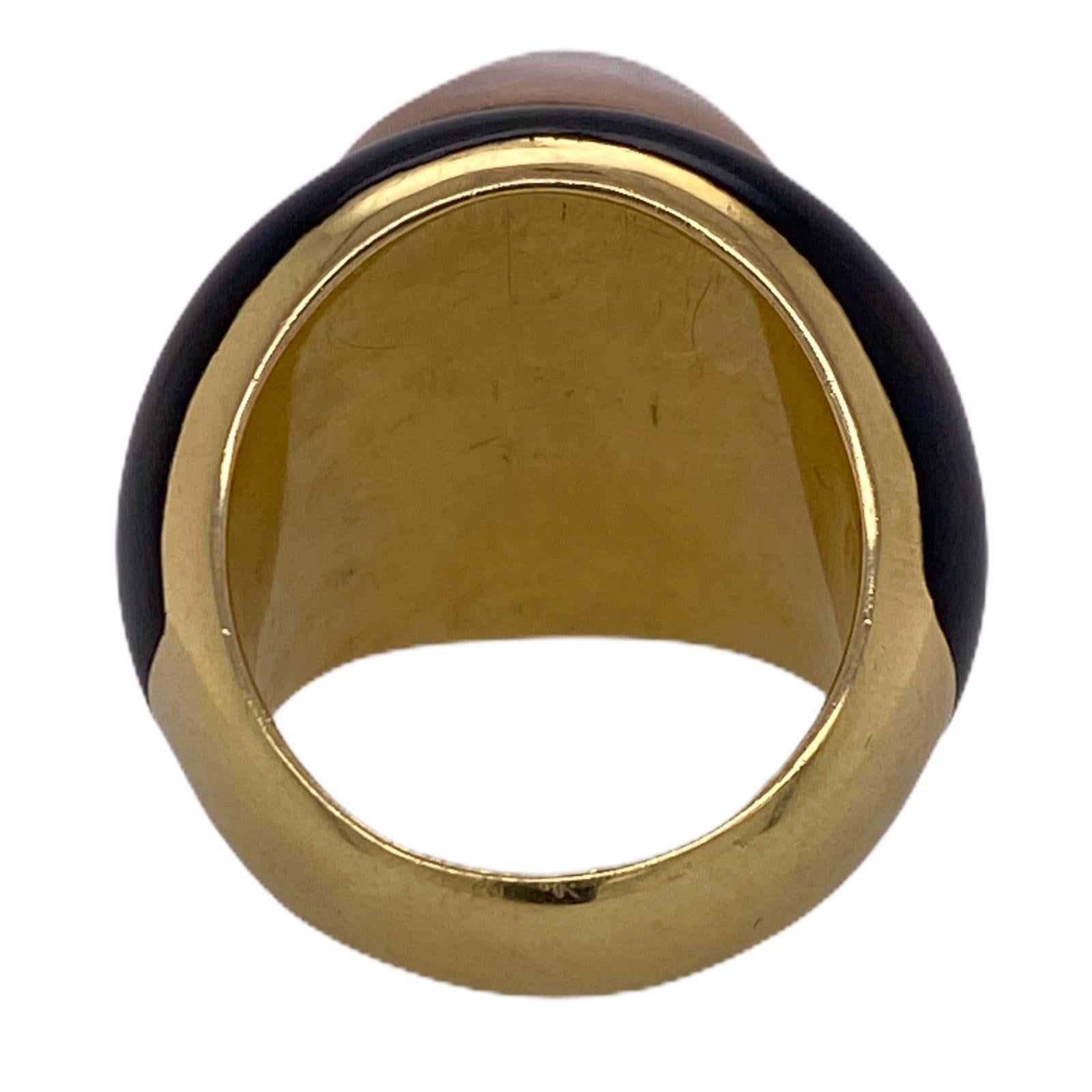 Contemporary 1970s Mabe Pearl Black Onyx 18 Karat Yellow Gold Cocktail Ring