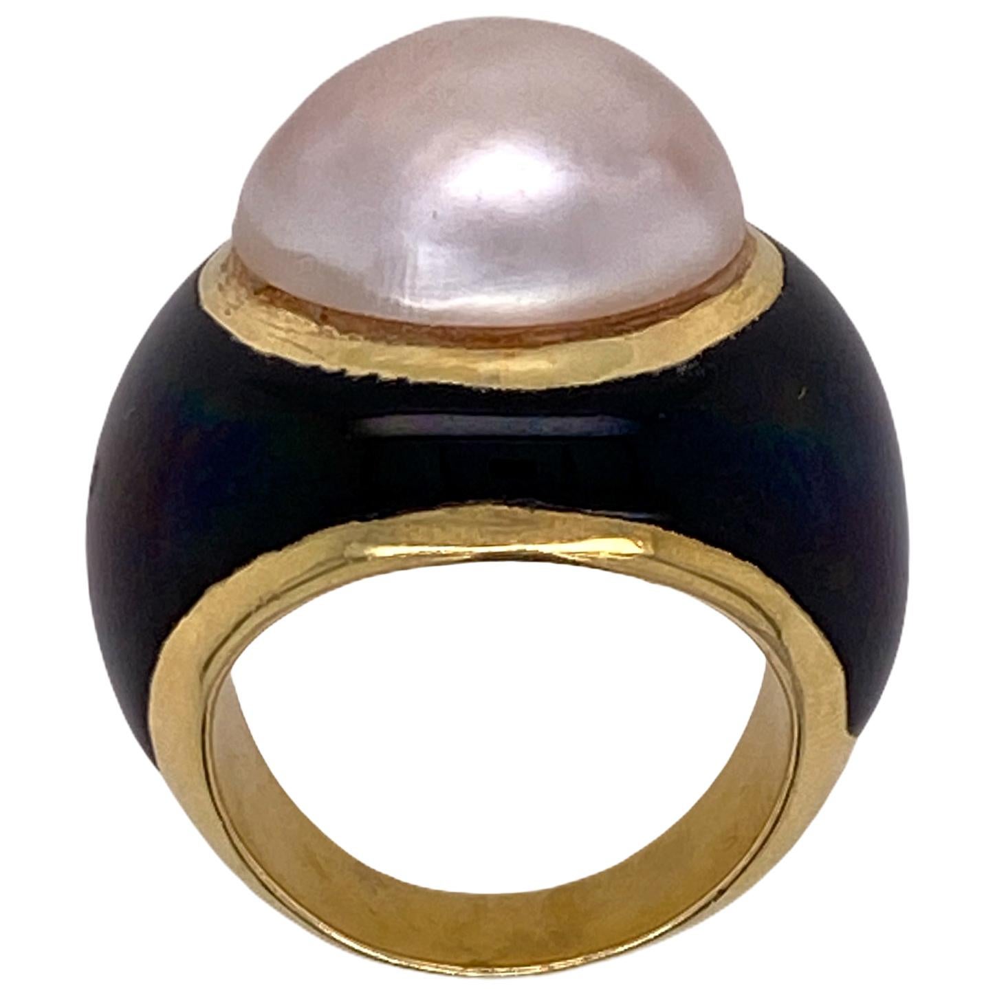 1970s Mabe Pearl Black Onyx 18 Karat Yellow Gold Cocktail Ring