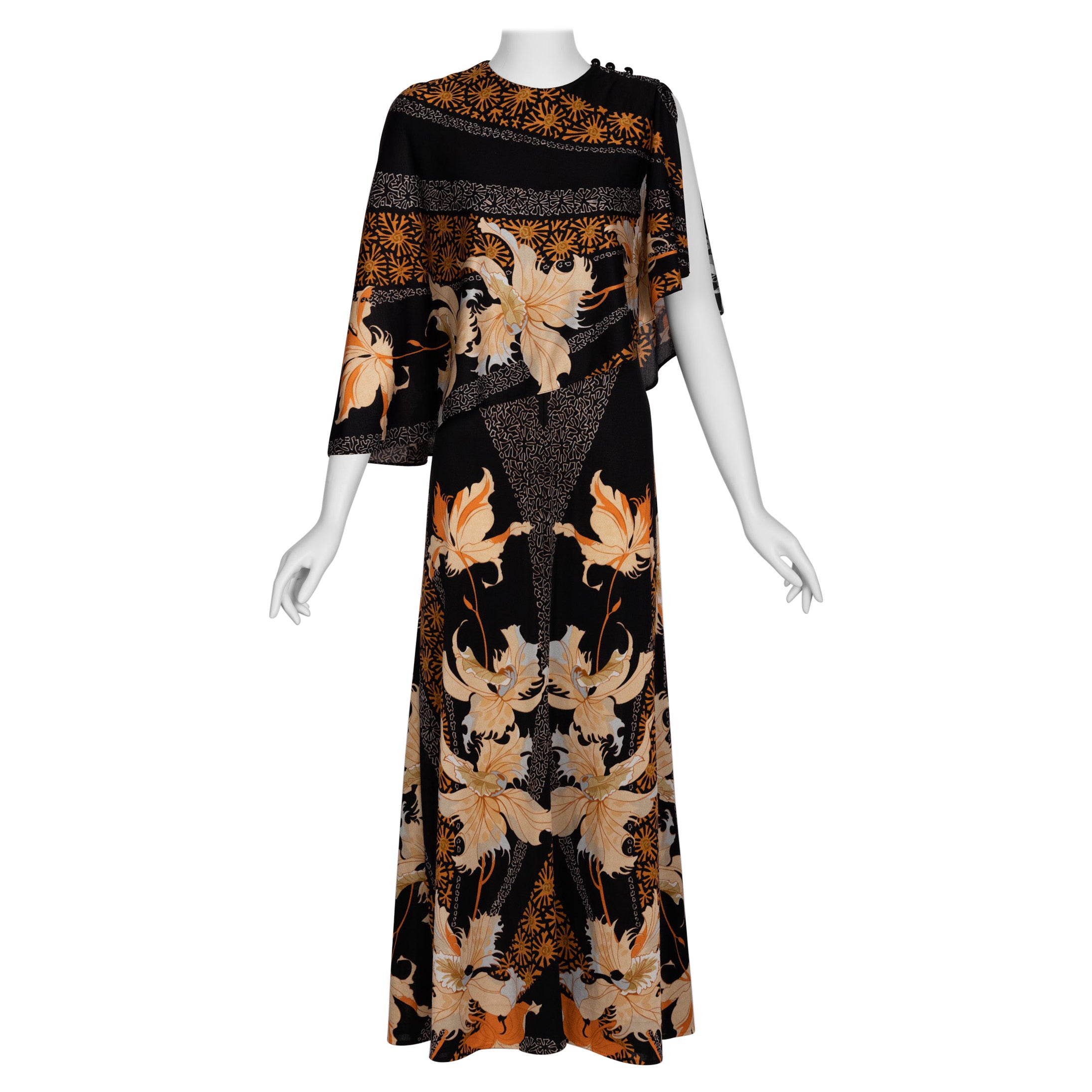 1970er Mac Tac of Paris Floral bedrucktes Cape-Kleid aus Nylon-Jersey im Angebot