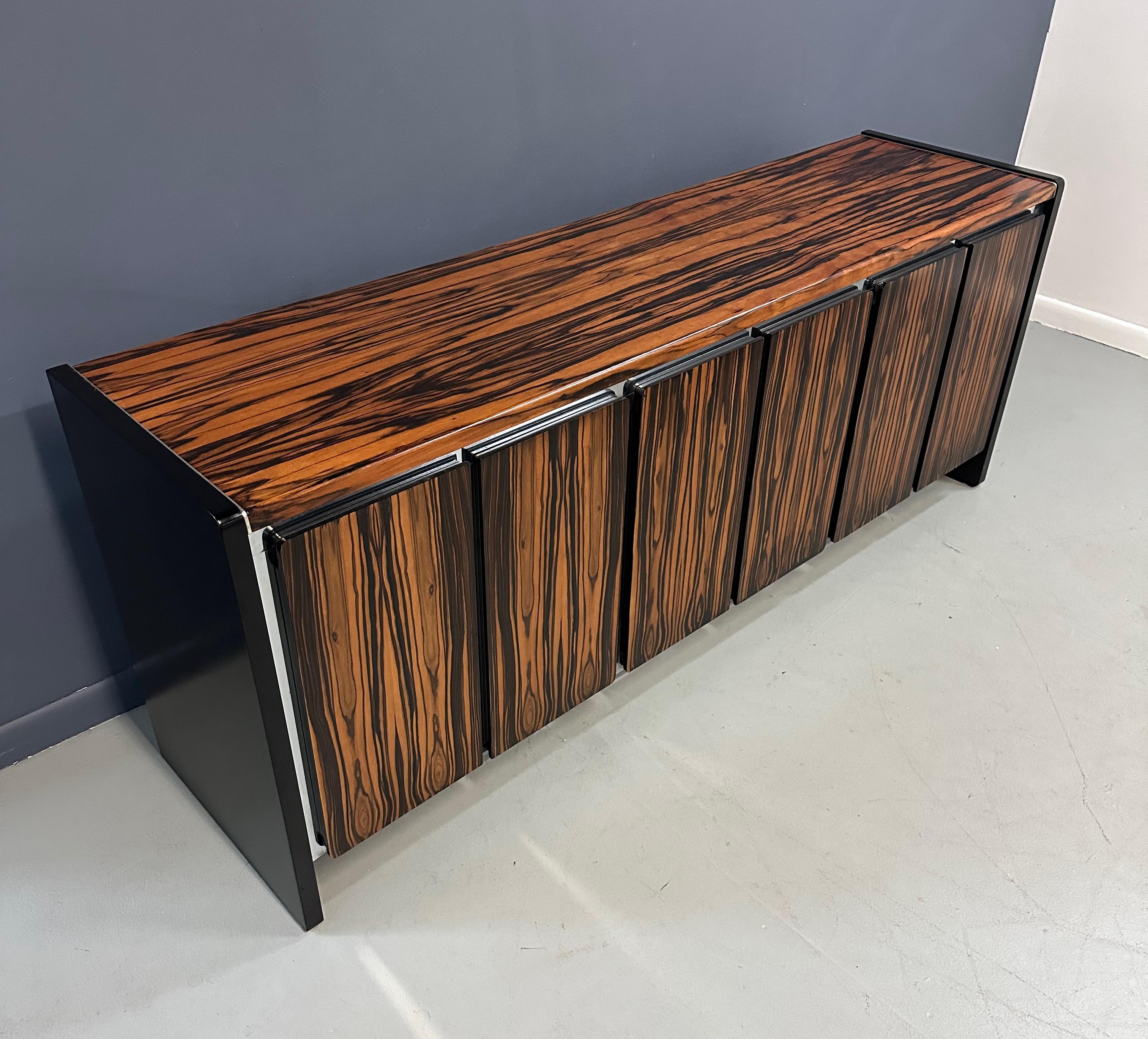 Mid-Century Modern Crédence en ébène de Macassar des années 1970 par Milo Baughman pour John Stuart Mid Century en vente