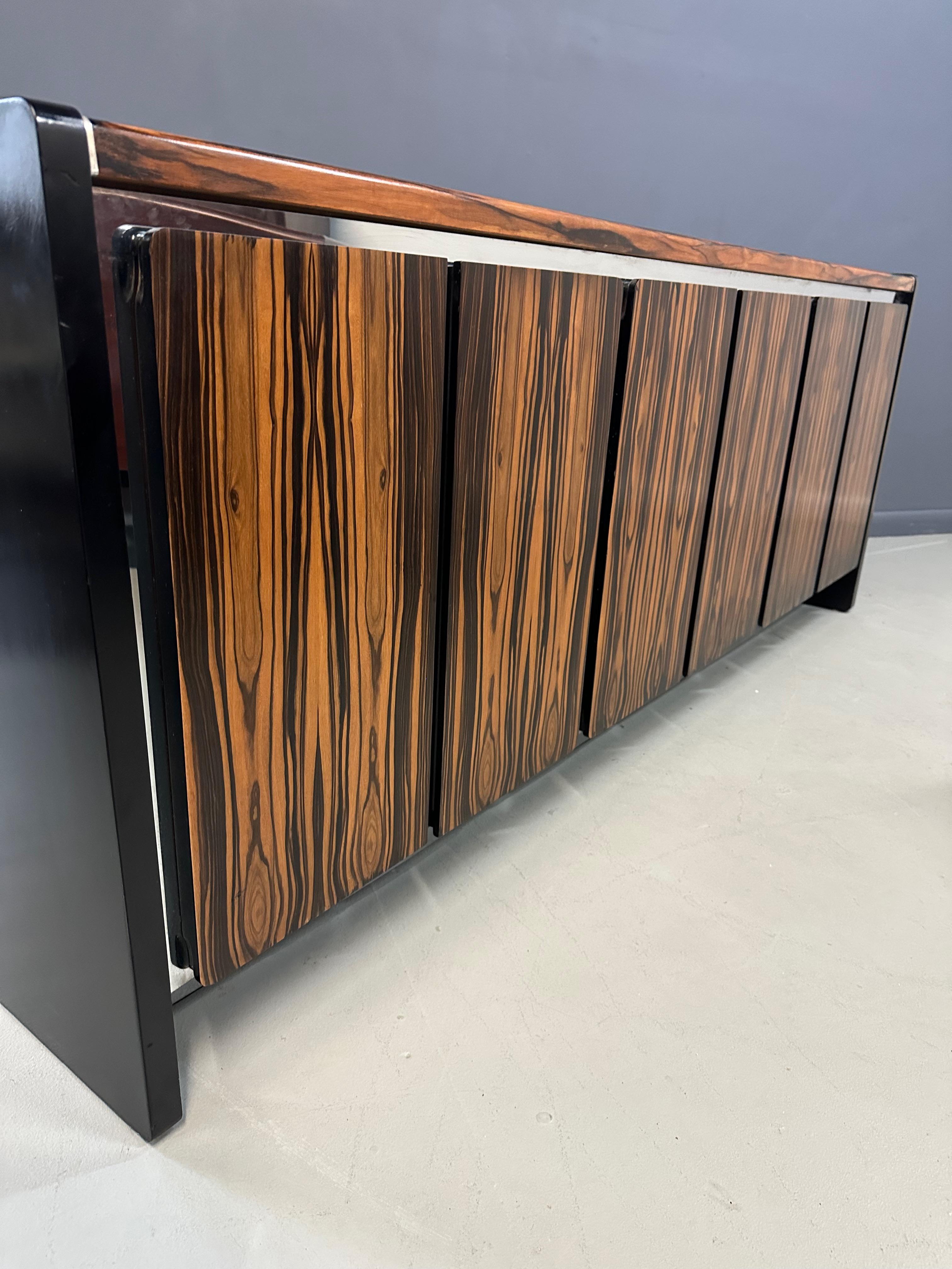 Crédence en ébène de Macassar des années 1970 par Milo Baughman pour John Stuart Mid Century Bon état - En vente à Philadelphia, PA