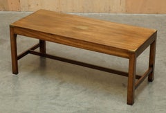 MAHOGANY KENNEDY HARRODS LONDON MILITARY CAMPAIGN COFFEE COCKTAIL TABLE des années 1970