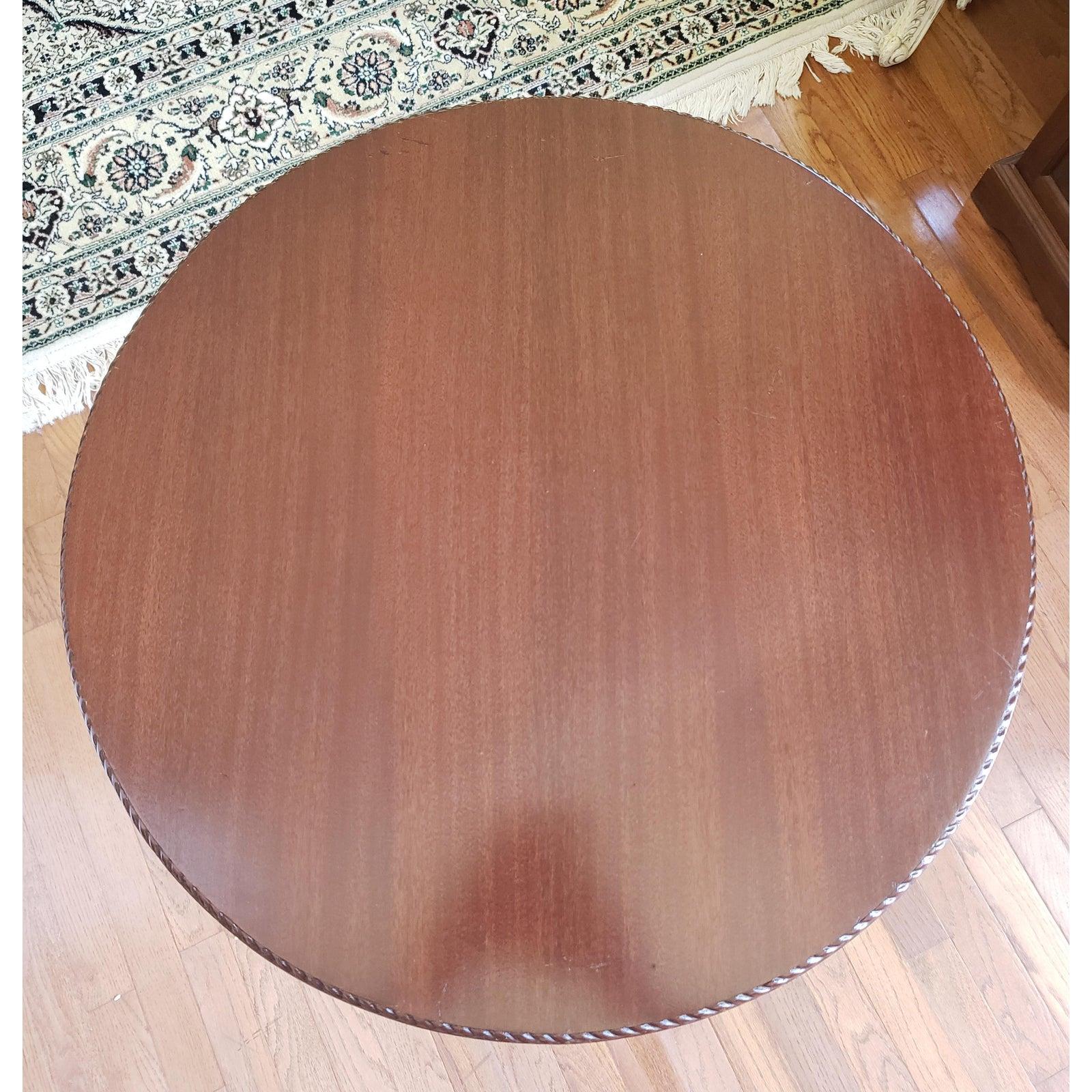 1970s Mahogany Twisted Edge Occasional Center Table In Good Condition In Germantown, MD