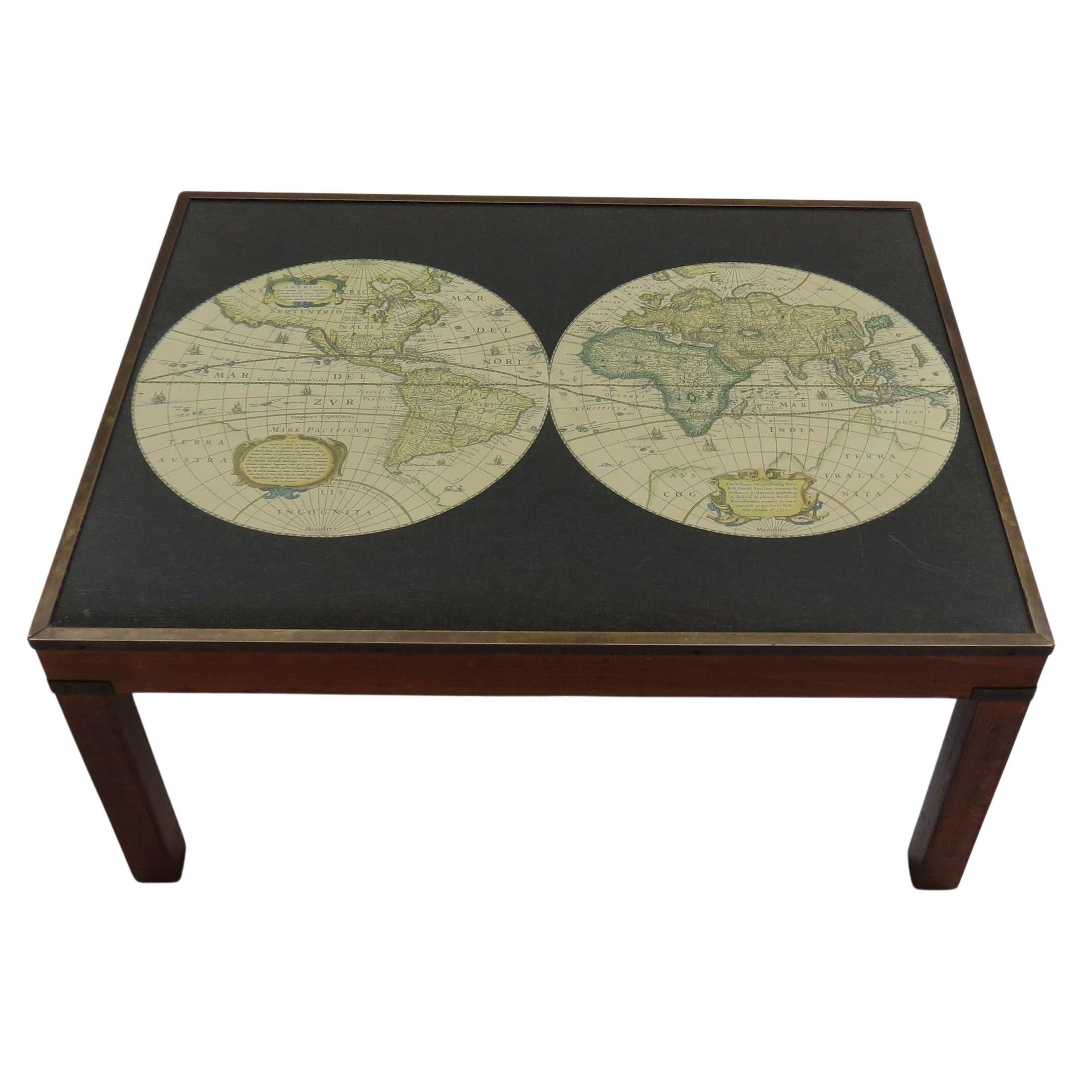 Tavolino da caffè in stile Campaigner della Maison Jansen degli anni '70 Mappa dell'Atlante del Mondo