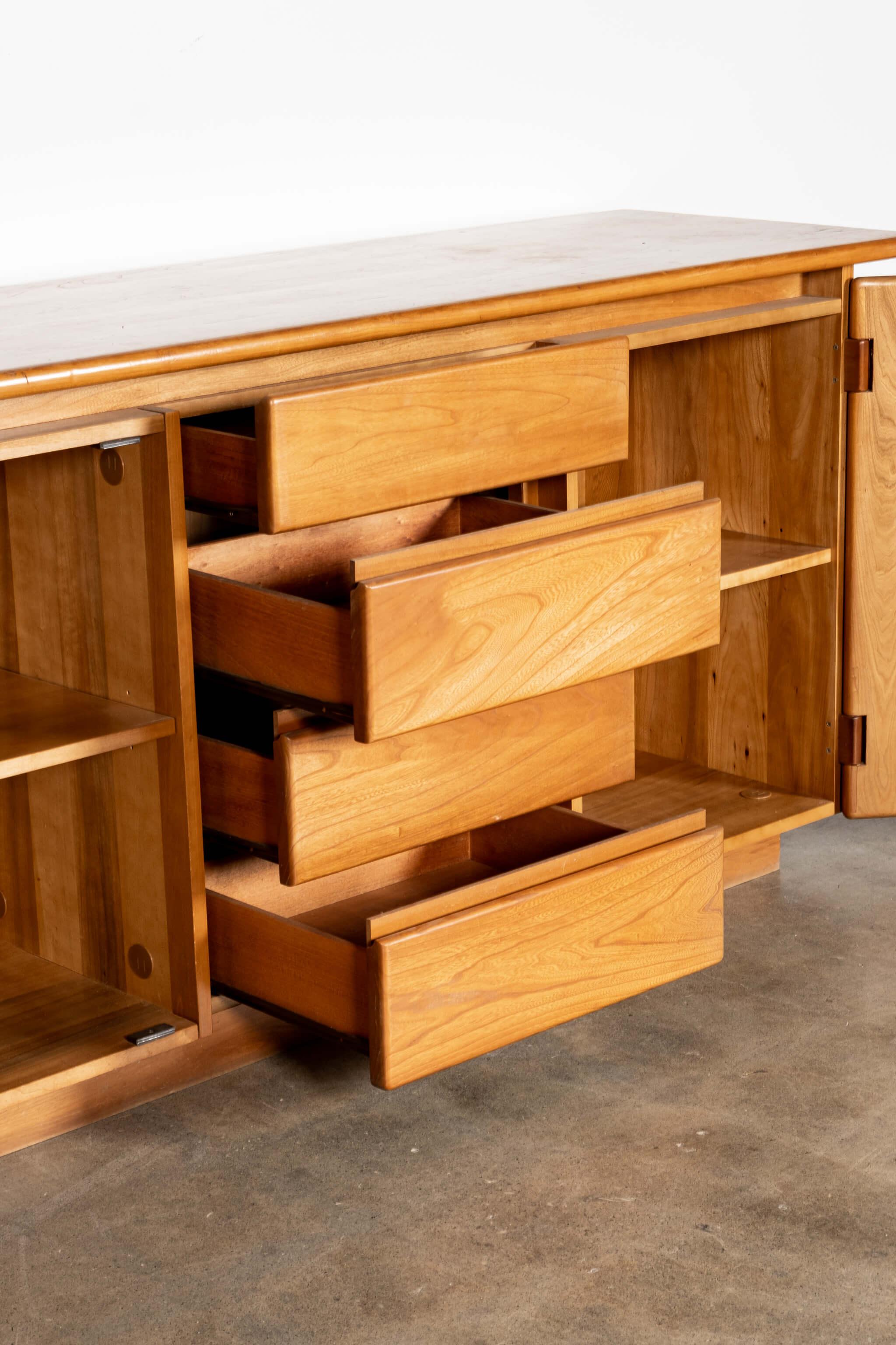 1970s Maison Regain Solid Elm Sideboard In Good Condition For Sale In Toronto, CA