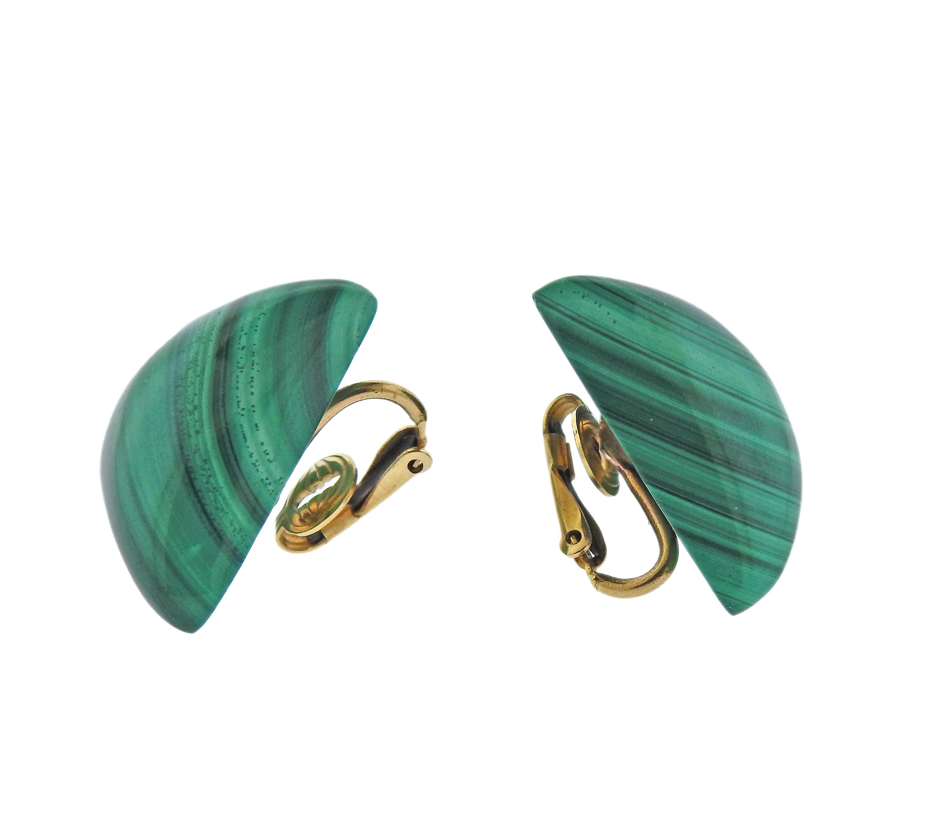 1970s vintage 14k gold triangle earrings with malachite tops. Earrings are 25mm x 25mm. Marked 14k on backs. Weight - 23.2 grams.