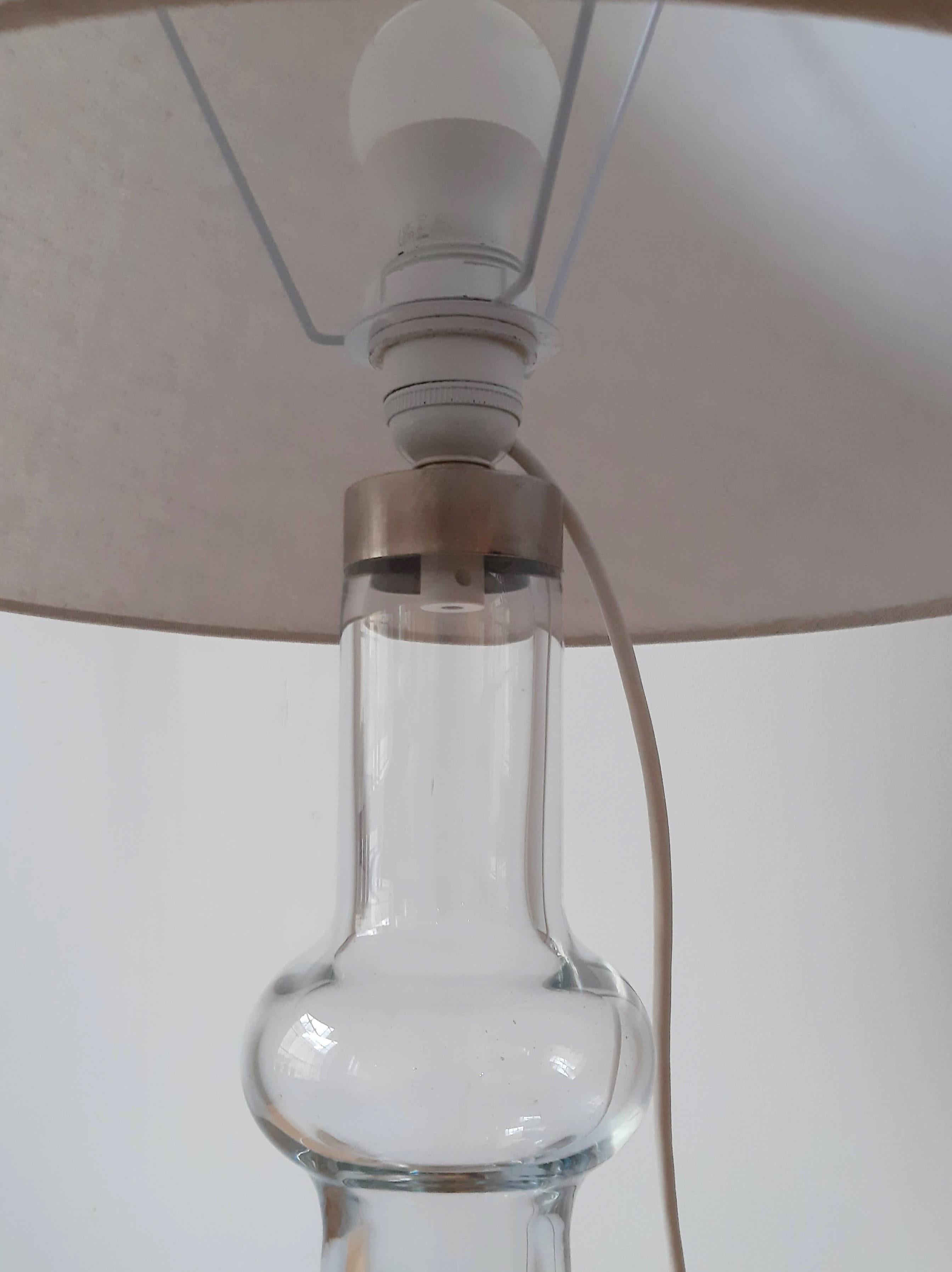 Lámpara de sobremesa de cristal transparente 