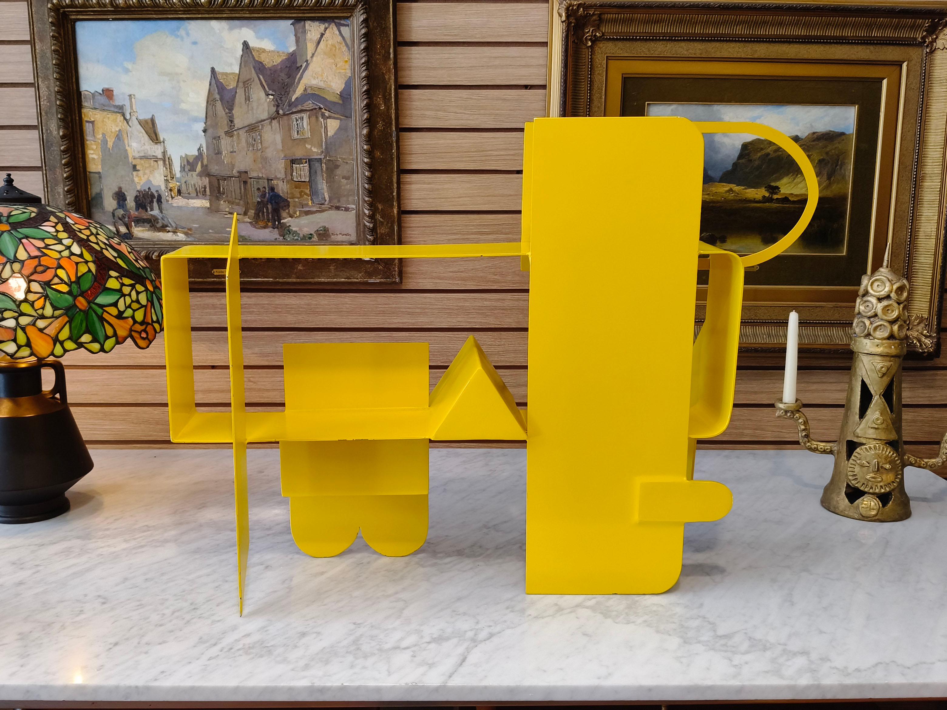 Postmoderne 1970 Manuel Felguérez Série Máquina Estética Sculpture en fer laqué jaune en vente