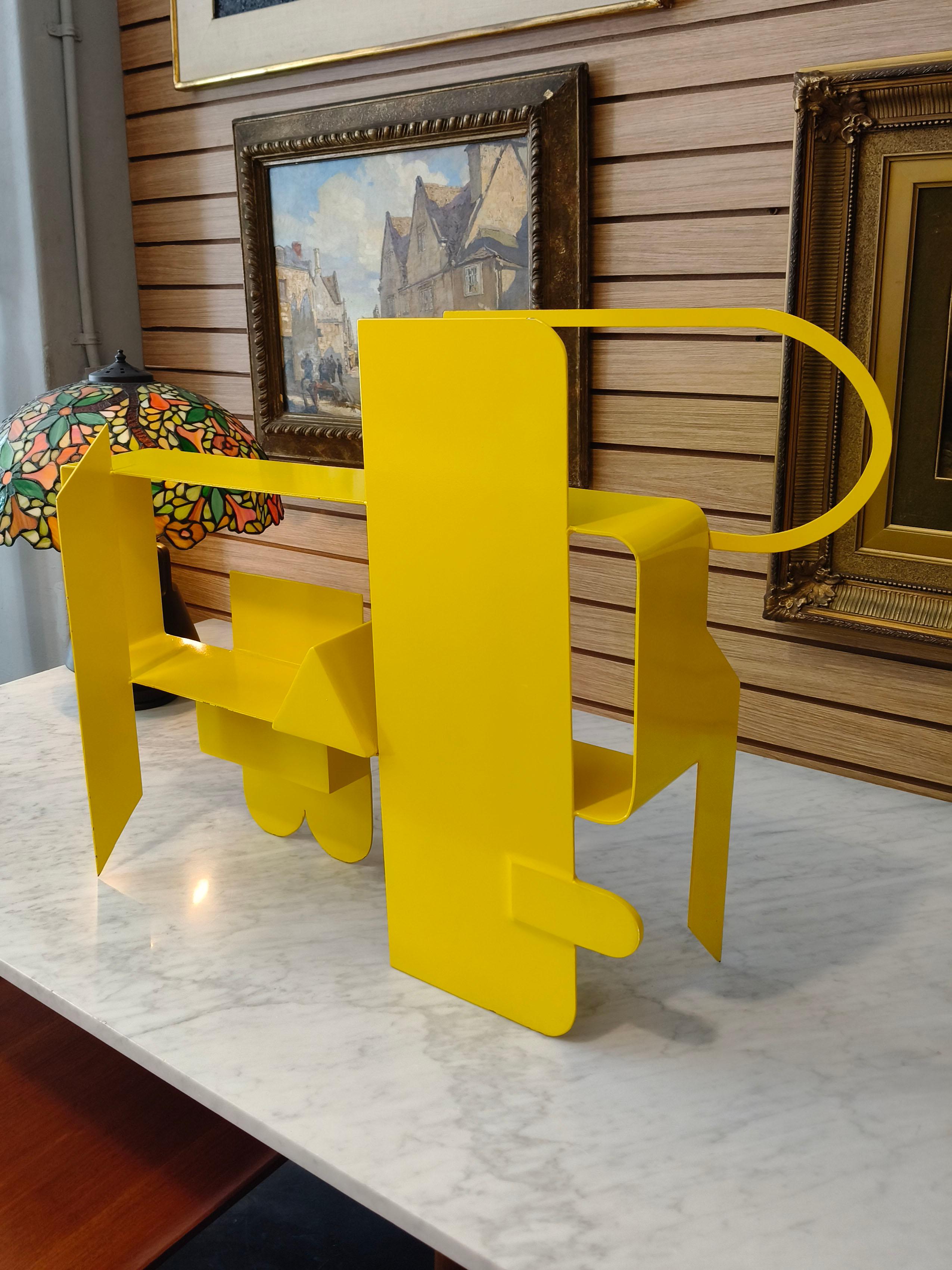 Laqué 1970 Manuel Felguérez Série Máquina Estética Sculpture en fer laqué jaune en vente