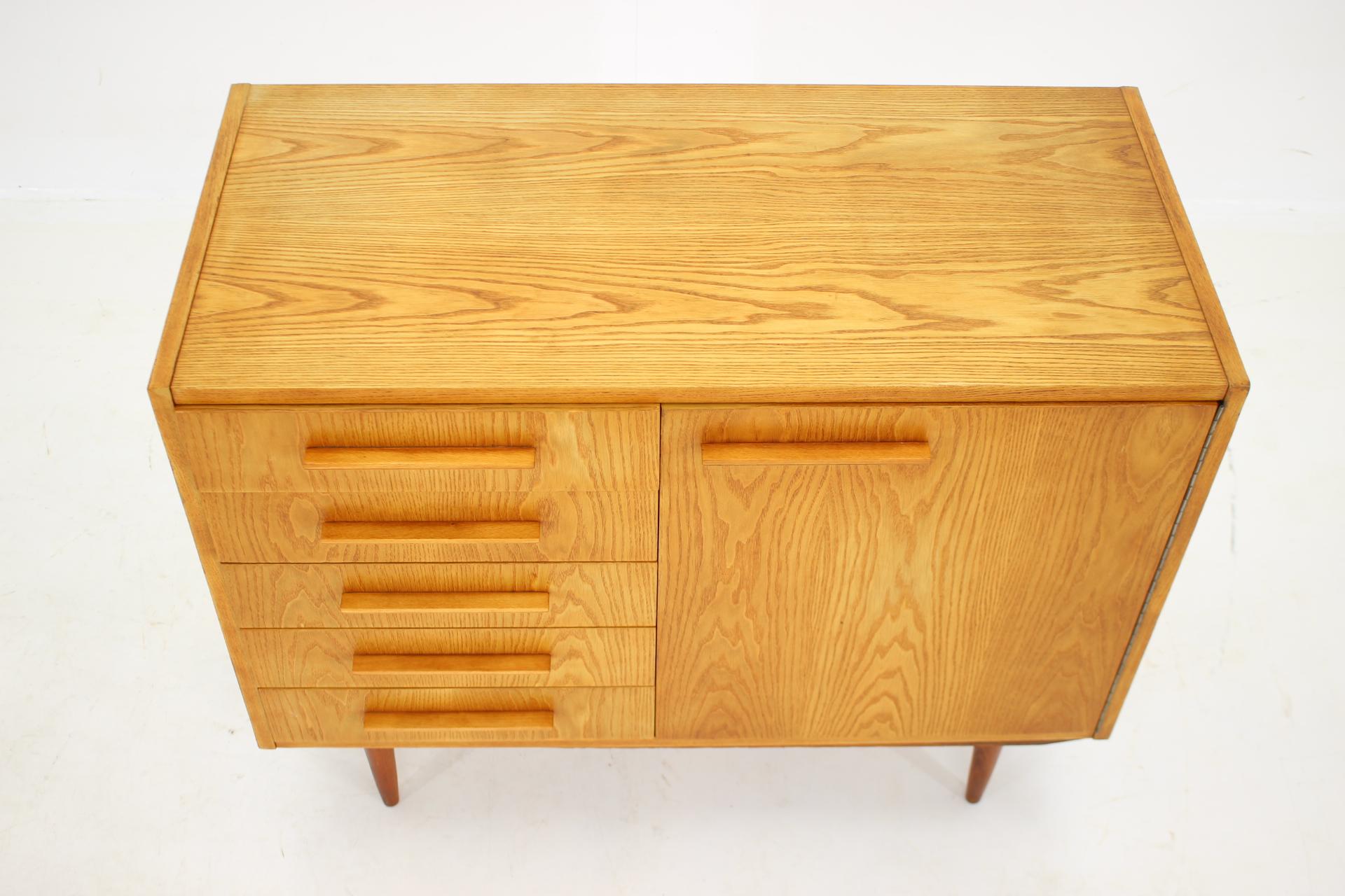Mid-Century Modern 1970s Maple Cabinet or Chest Of Drawers, Czechoslovakia For Sale