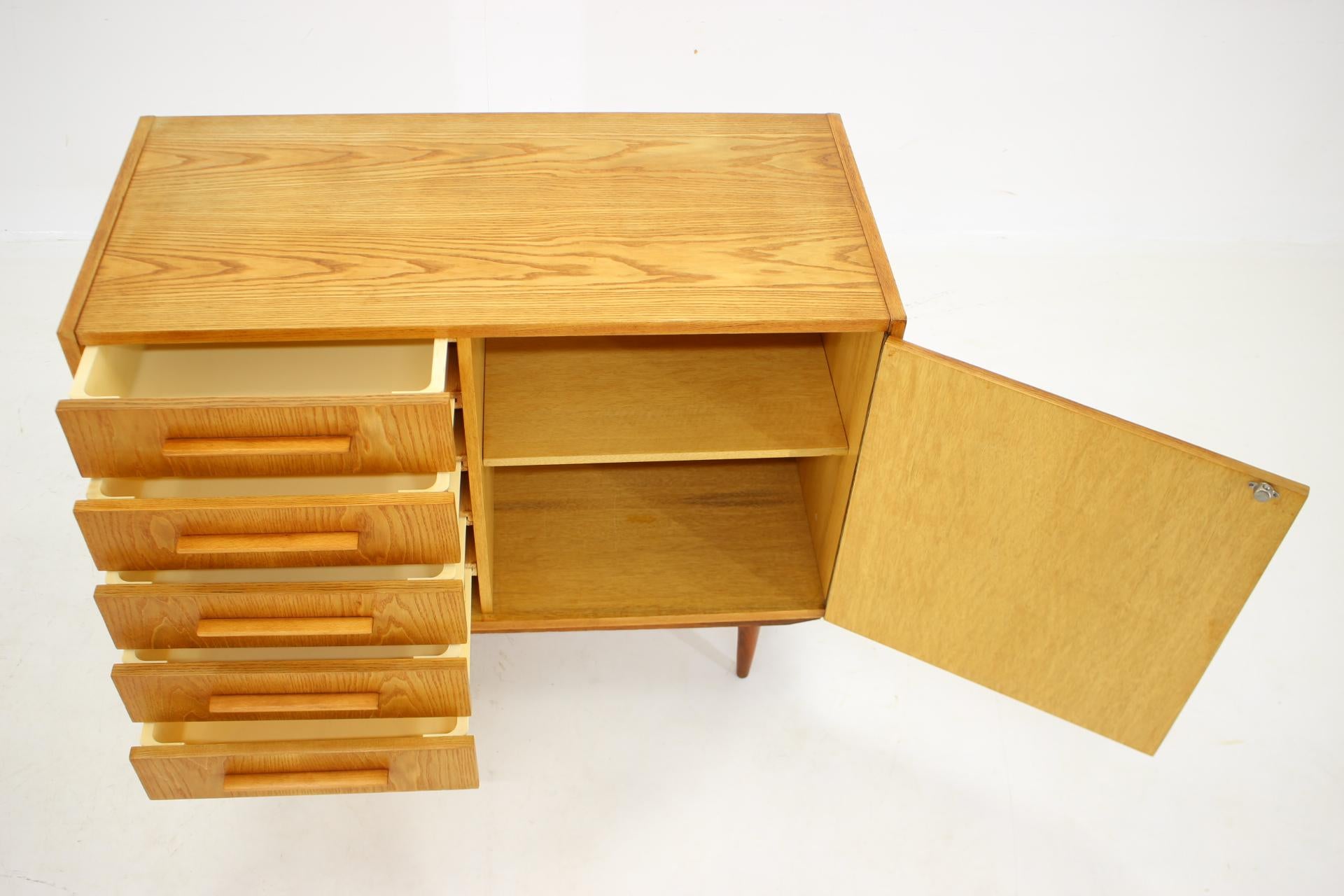 1970s Maple Cabinet or Chest Of Drawers, Czechoslovakia For Sale 4