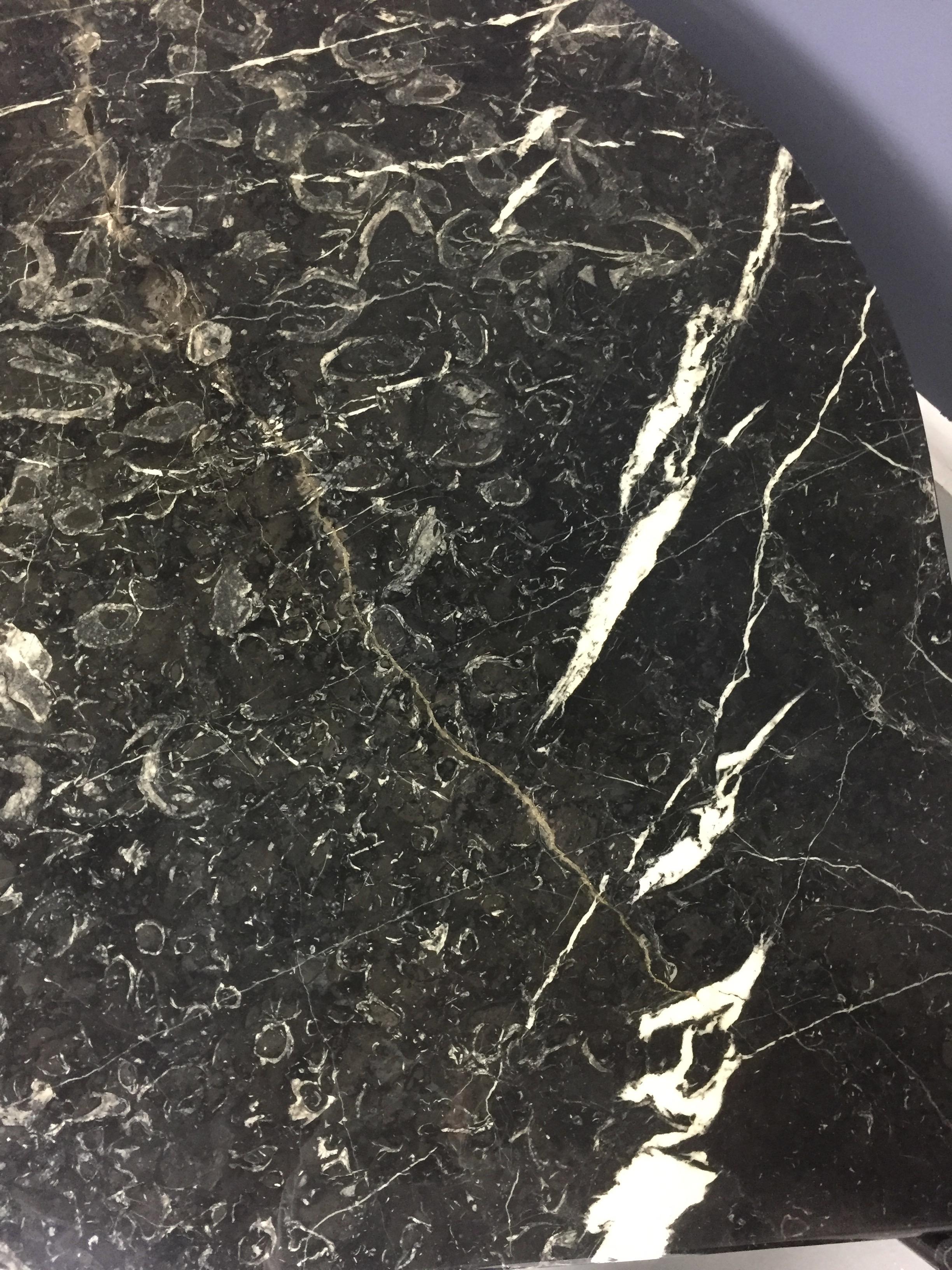 1970s Marble Black and White Cocktail Table Made in Italy Midcentury en venta 1