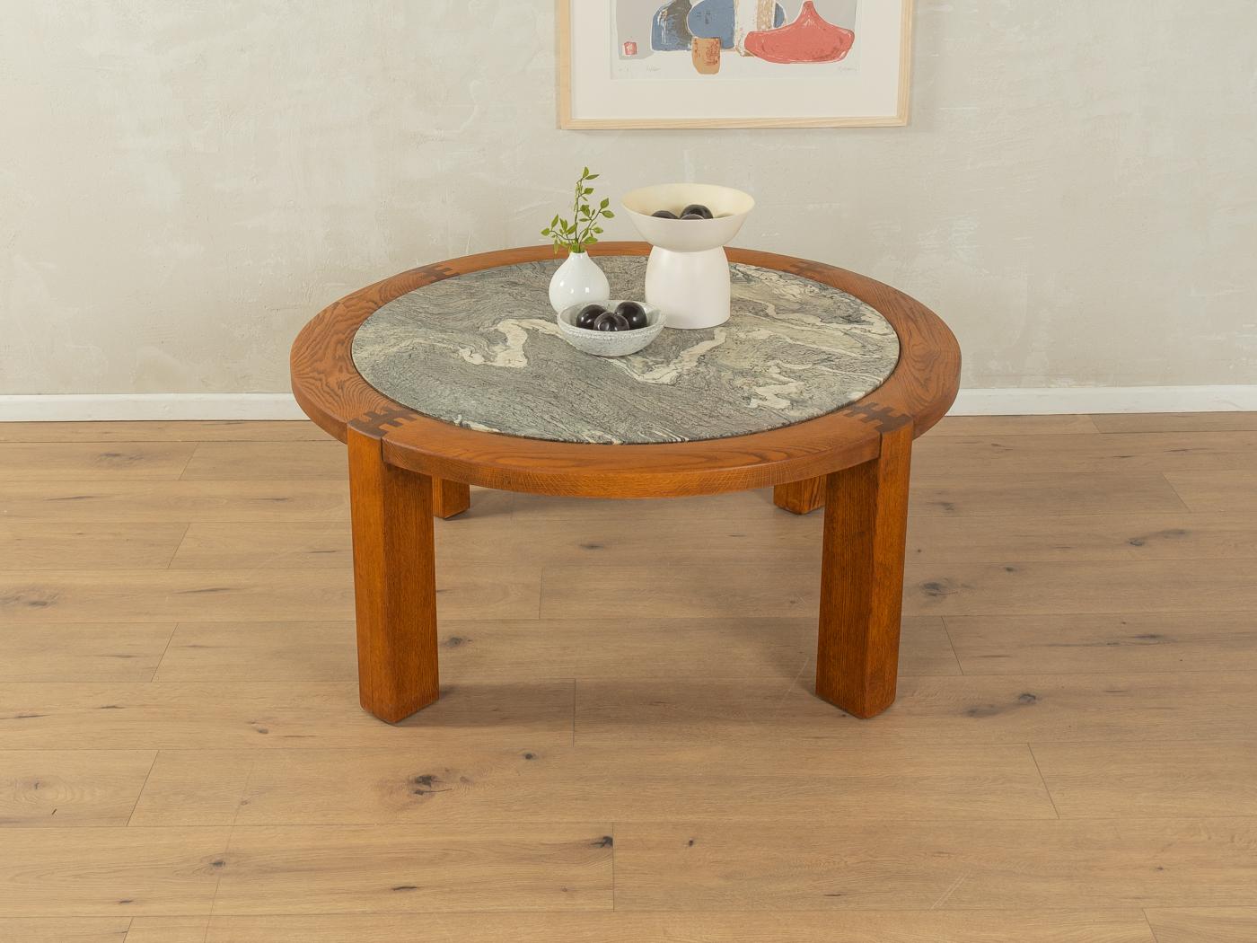 Allemand Table basse en bois et marbre des années 1970 en vente