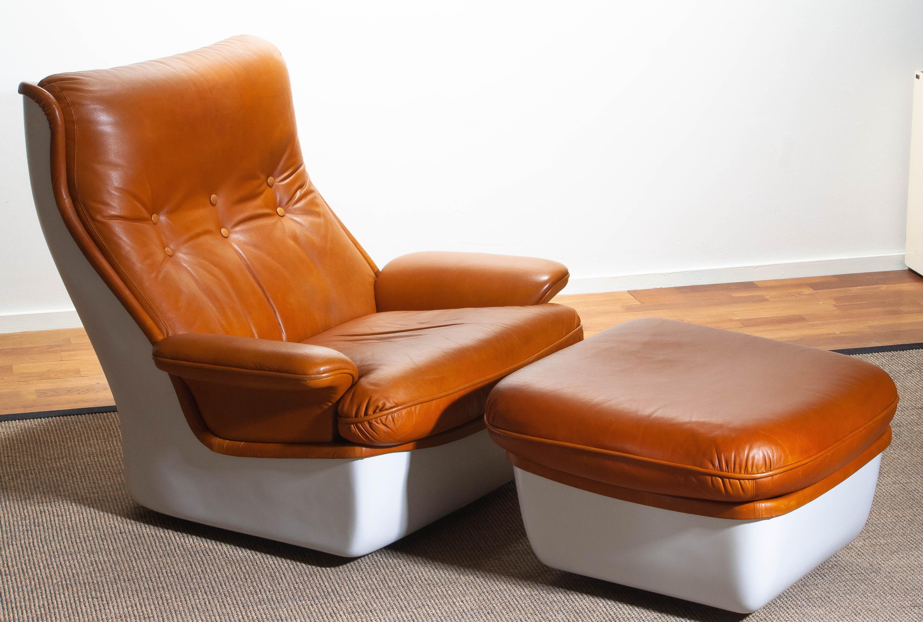 1970s, Marc Held Airborne Lounge / Easy Chair and Ottoman in Cognac Leather In Good Condition In Silvolde, Gelderland