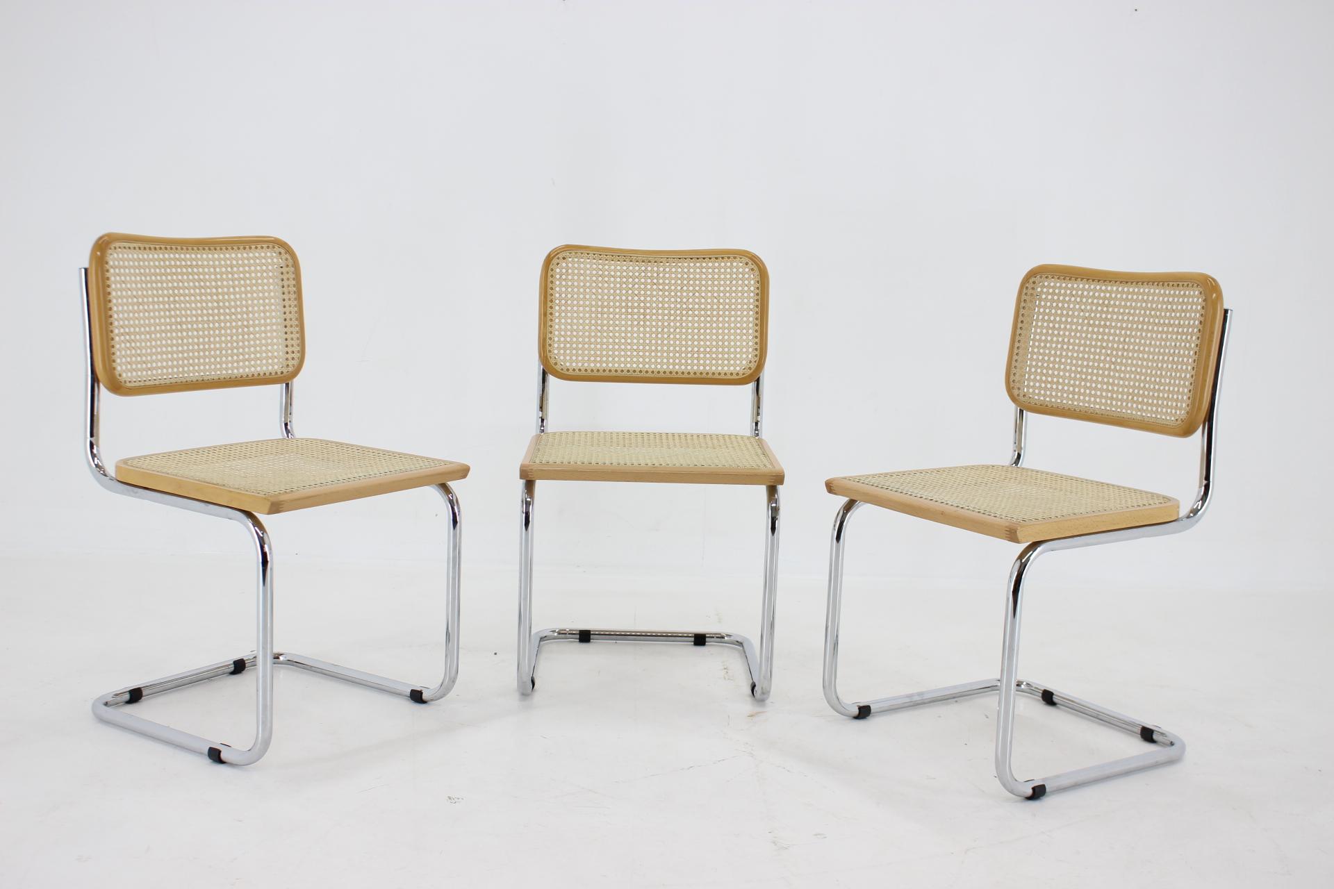 - Good original condition with minor signs of use
- The caned string seats are in good original condition
- The chrome plated parts in good condition with some signs of use
- Height of seat 45 cm.