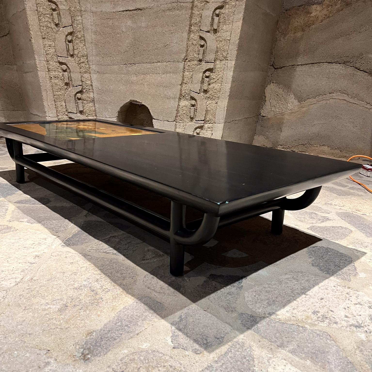 AMBIANIC presents
Elegant Coffee Table by Maria Teresa Méndez of Mexico City
1970s Taller Maria Teresa Mendez high-quality furniture was sold at Neiman Marcus NYC
She worked in collaboration with Karl Springer
Artistic Gold Leaf embellished design